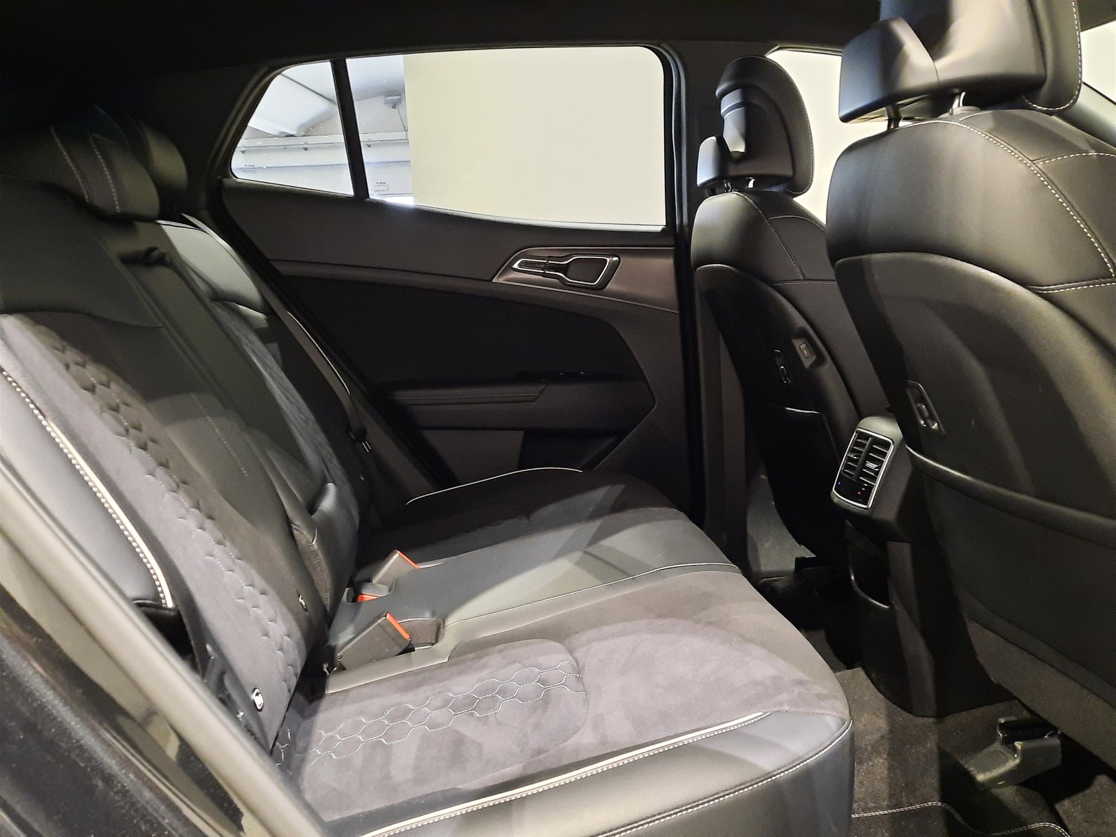 10 - Kia Sportage 1.6 t-gdi hev gt-line at6