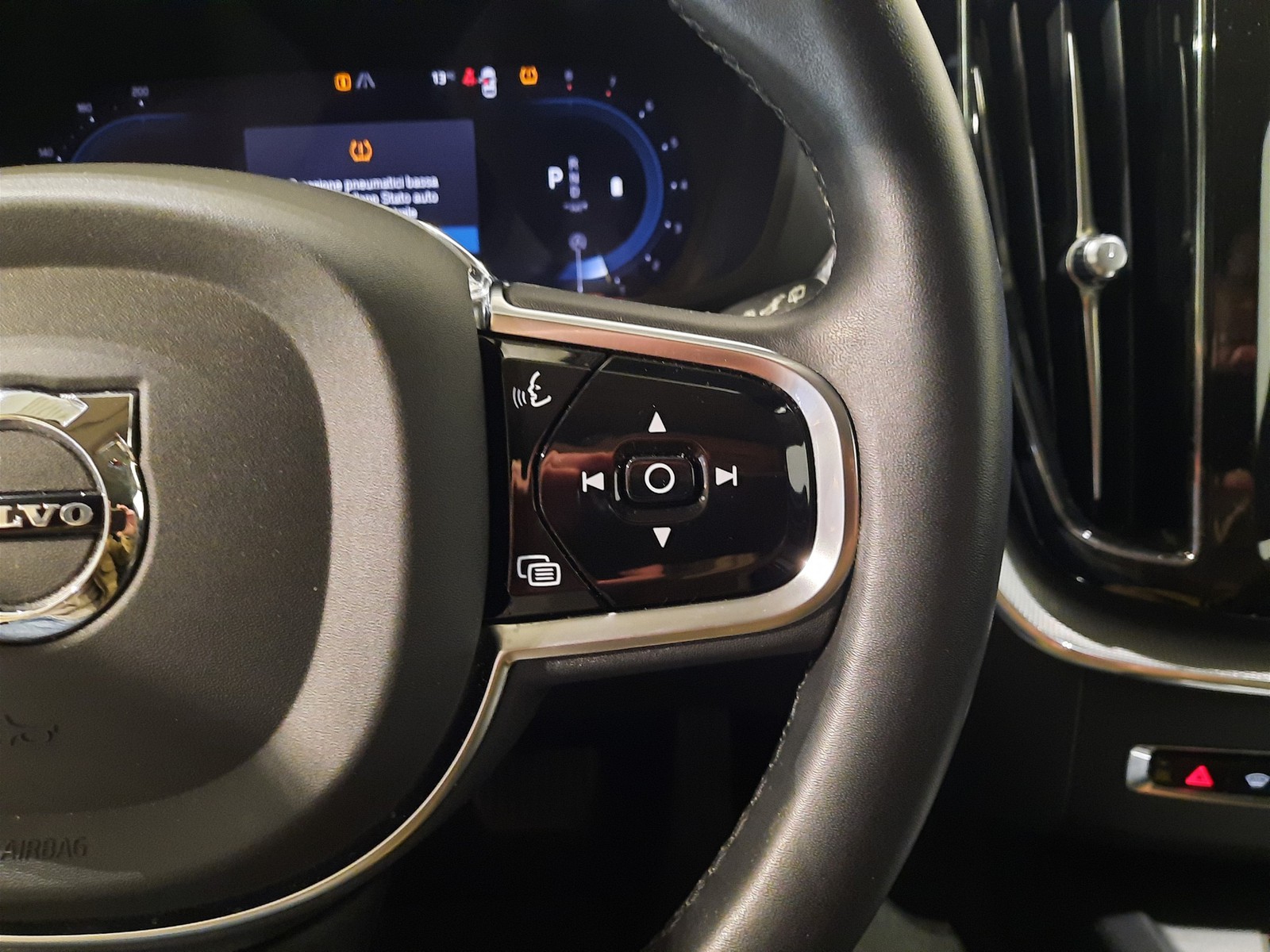 15 - Volvo XC60 2.0 b4 plus bright automatico