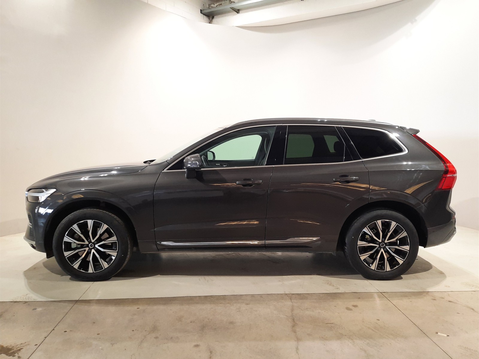 3 - Volvo XC60 2.0 b4 plus bright automatico
