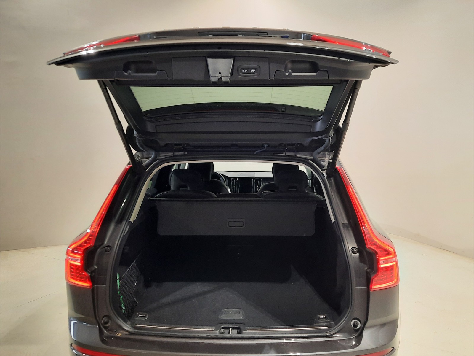 21 - Volvo XC60 2.0 b4 plus bright automatico