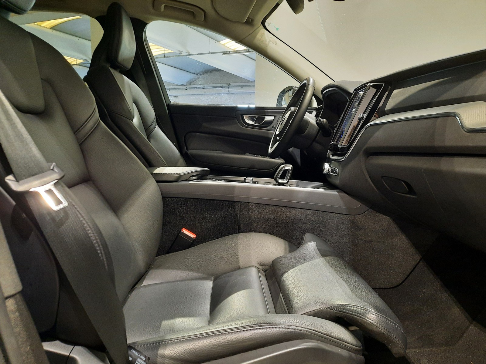 9 - Volvo XC60 2.0 b4 plus bright automatico