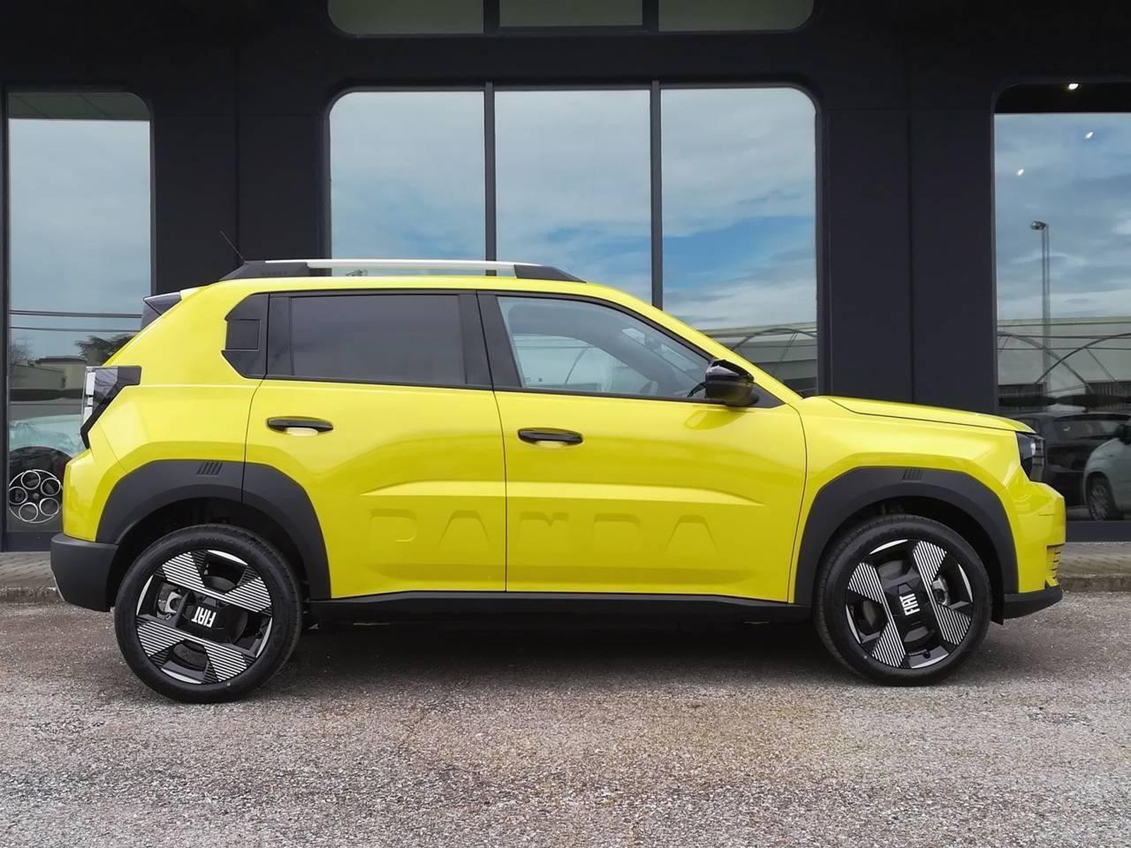 4 - Fiat Grande Panda 44 kwh la prima