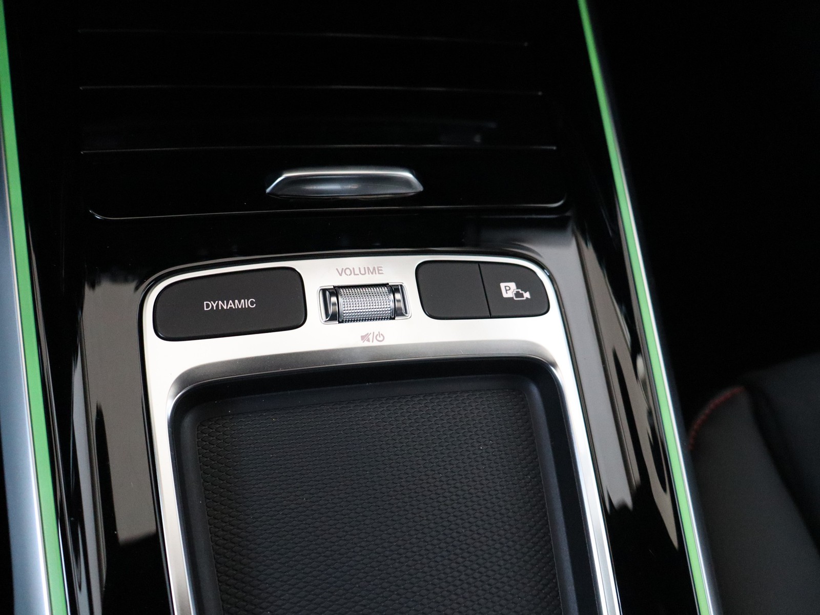 16 - Mercedes GLB 250 amg line premium plus 4matic 8g-dct