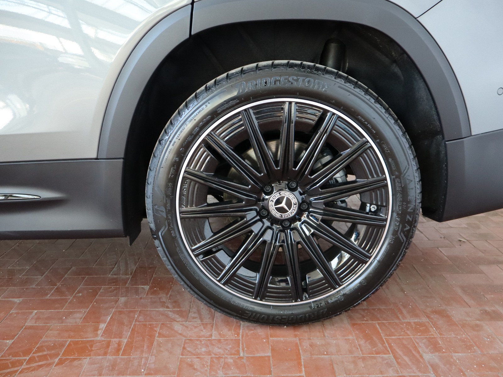 4 - Mercedes GLB 250 amg line premium plus 4matic 8g-dct