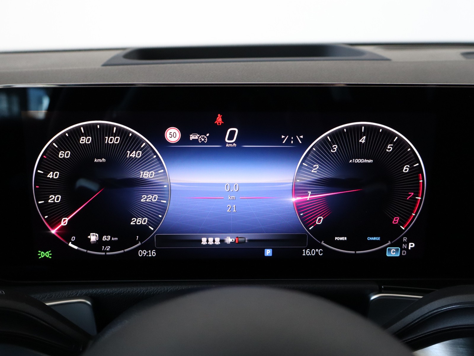 9 - Mercedes GLB 250 amg line premium plus 4matic 8g-dct