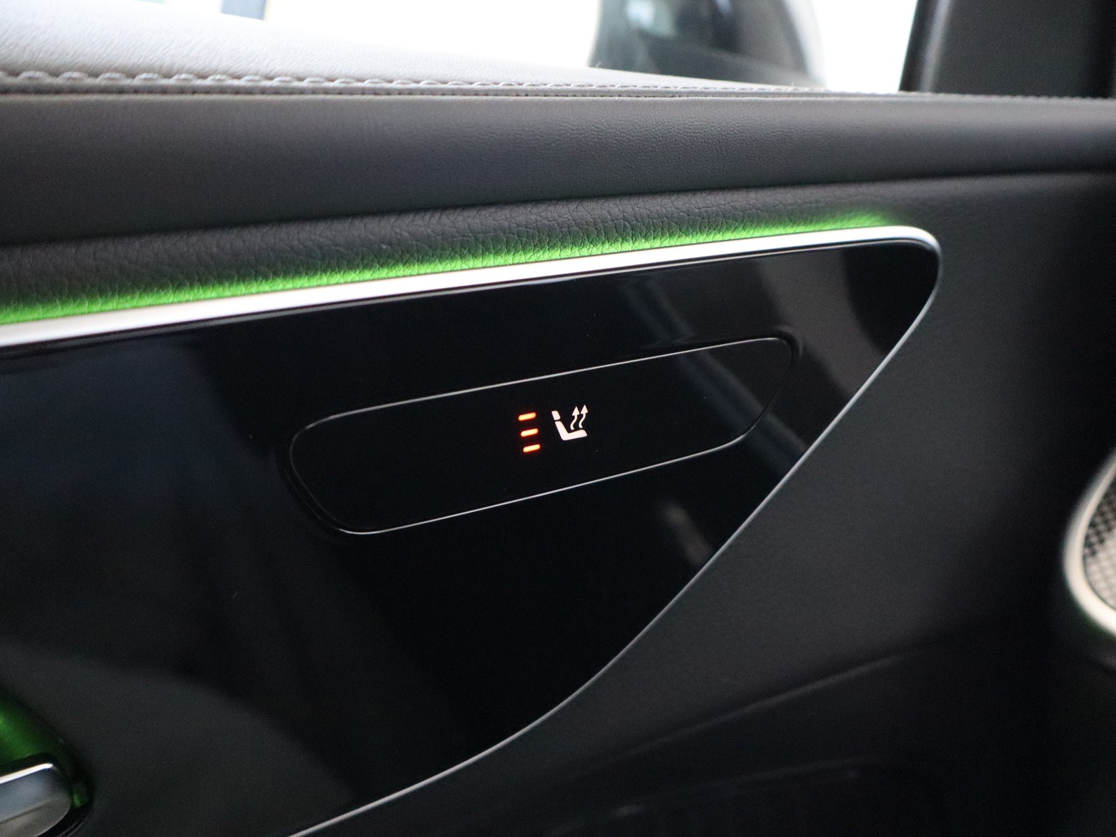 14 - Mercedes GLC suv 300 de plug in hybrid amg line advanced tech 4matic 9g-tronic