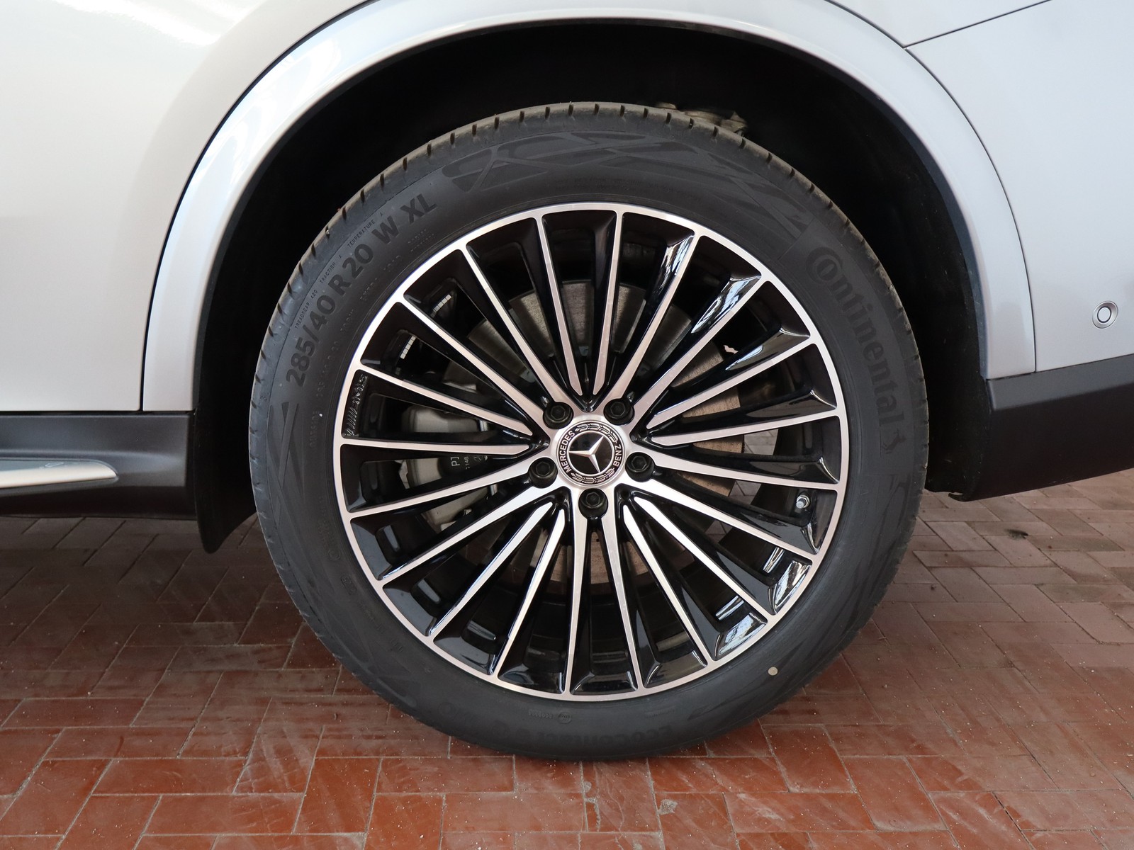 4 - Mercedes GLC suv 300 de plug in hybrid amg line advanced tech 4matic 9g-tronic