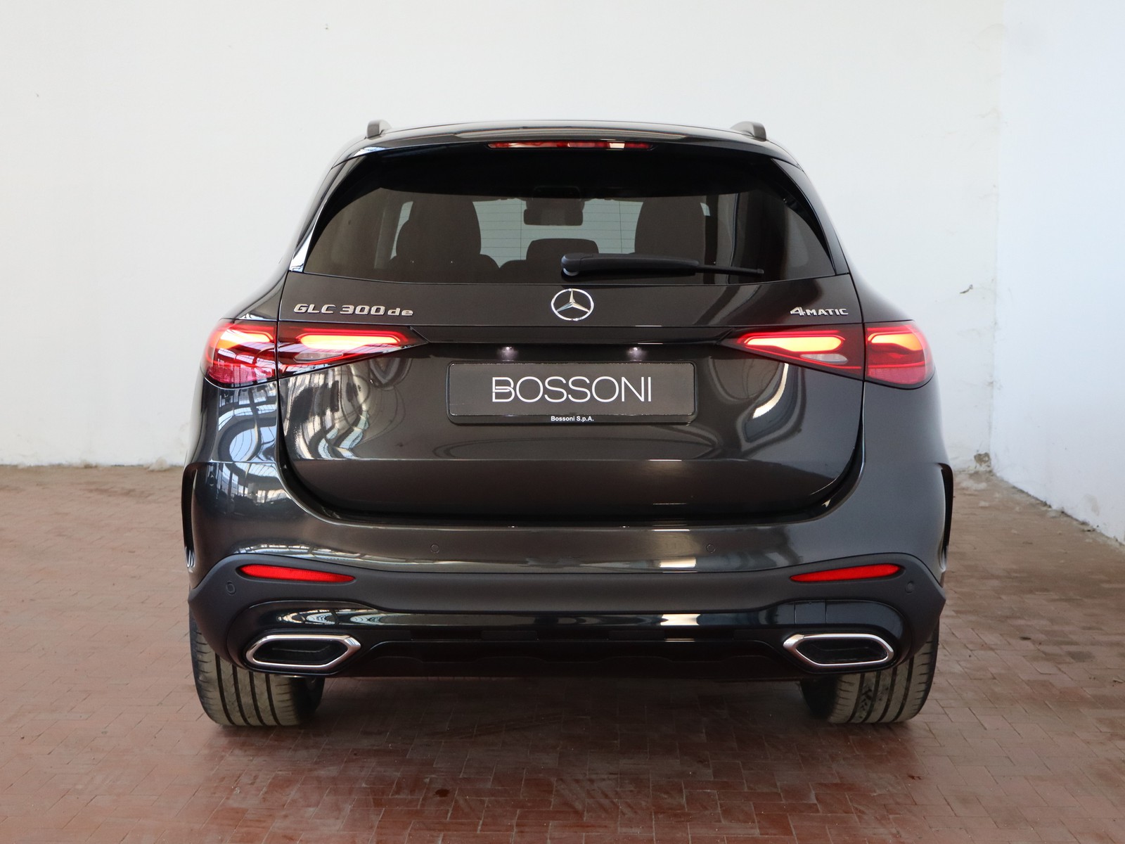 6 - Mercedes GLC suv 300 de plug in hybrid amg line advanced tech 4matic 9g-tronic