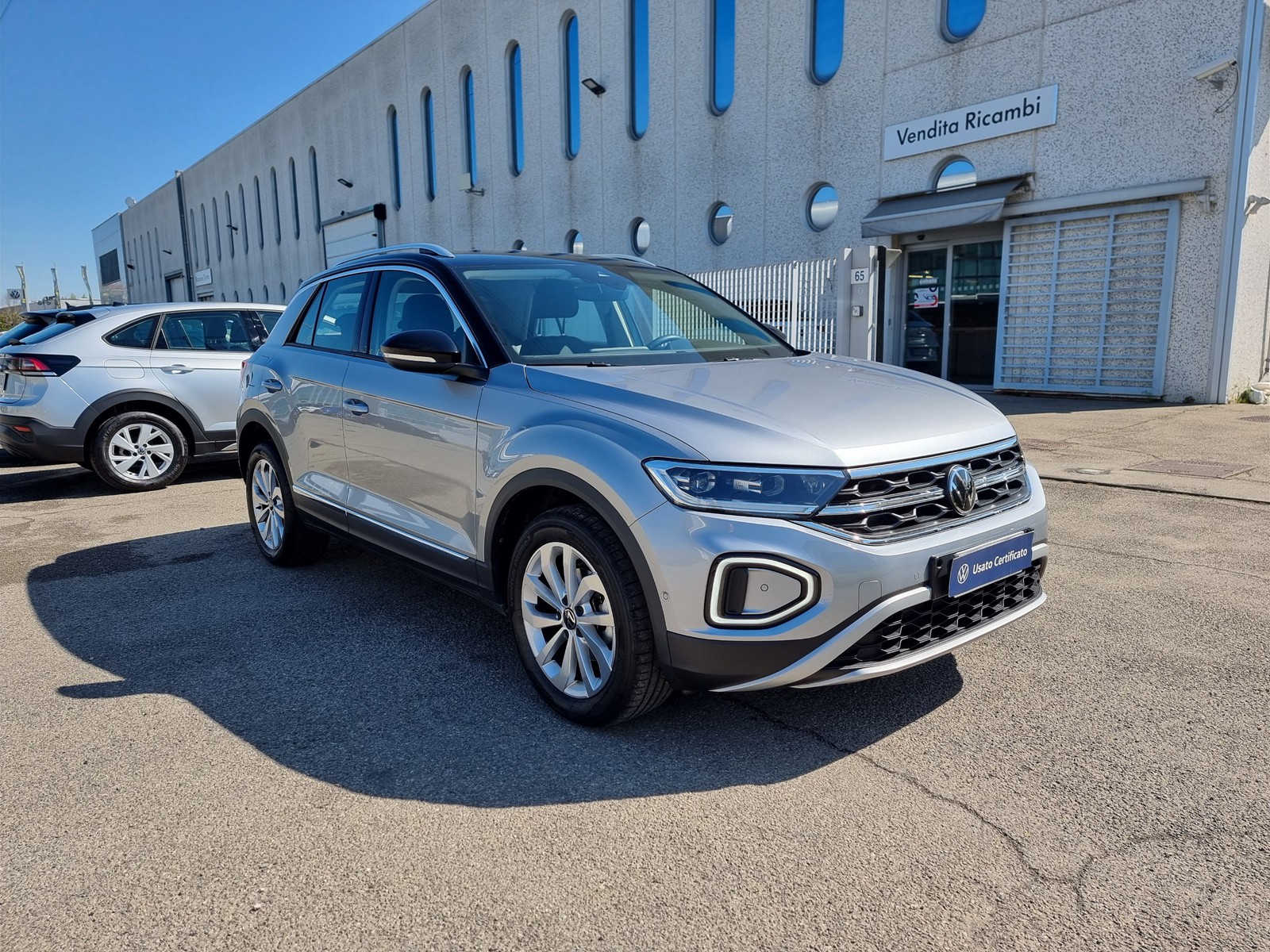 2 - Volkswagen T-Roc 1.0 tsi 115cv style