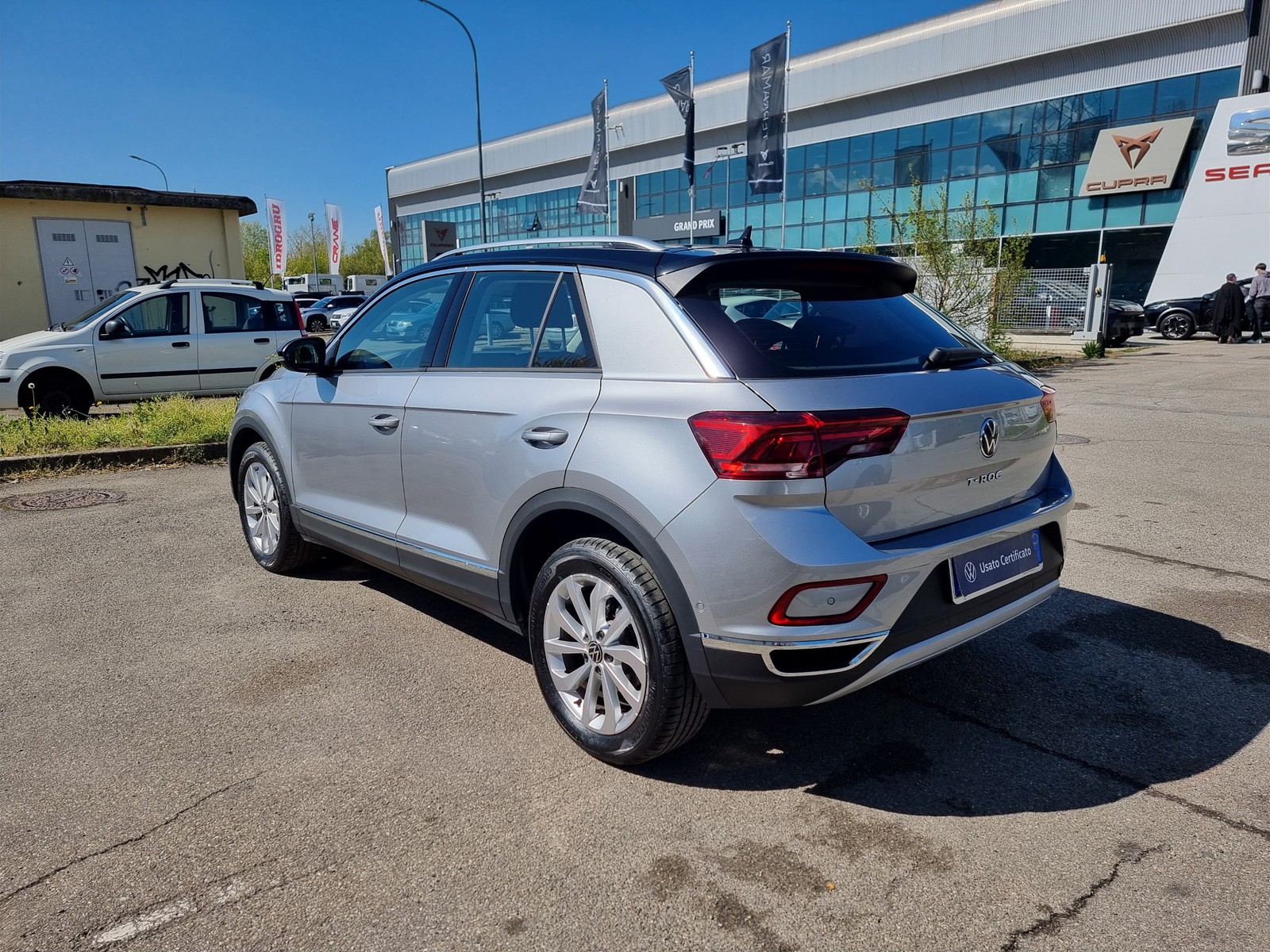 4 - Volkswagen T-Roc 1.0 tsi 115cv style