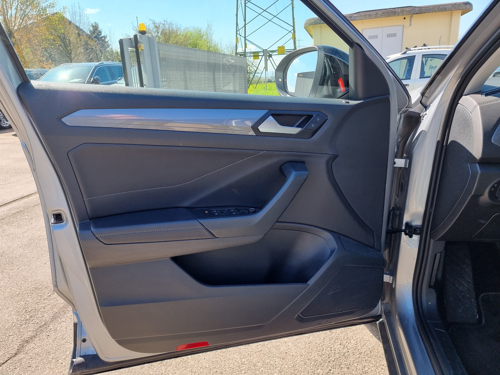 9 - Volkswagen T-Roc 1.0 tsi 115cv style