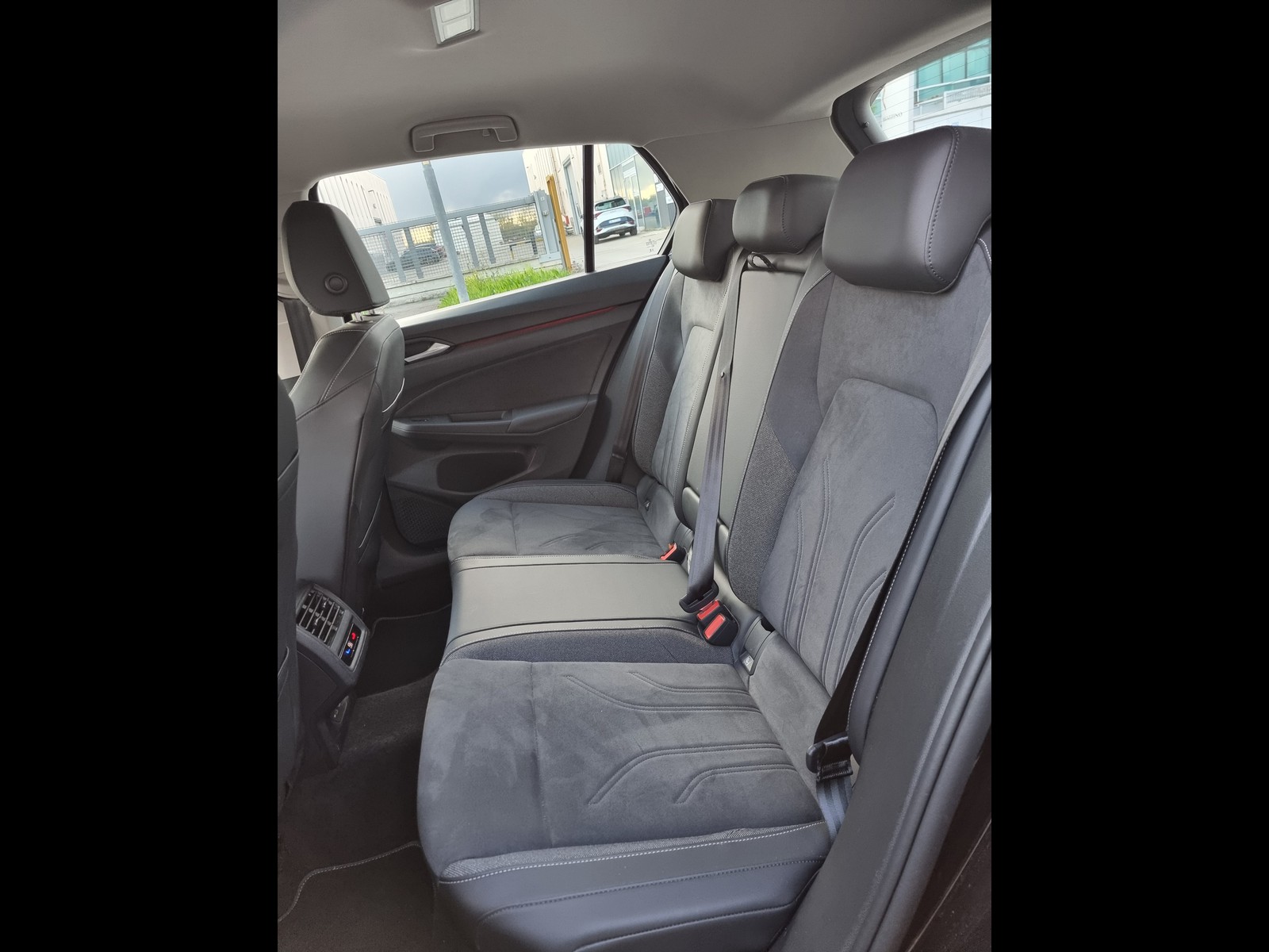 9 - Volkswagen Golf 2.0 tdi scr 150cv style dsg