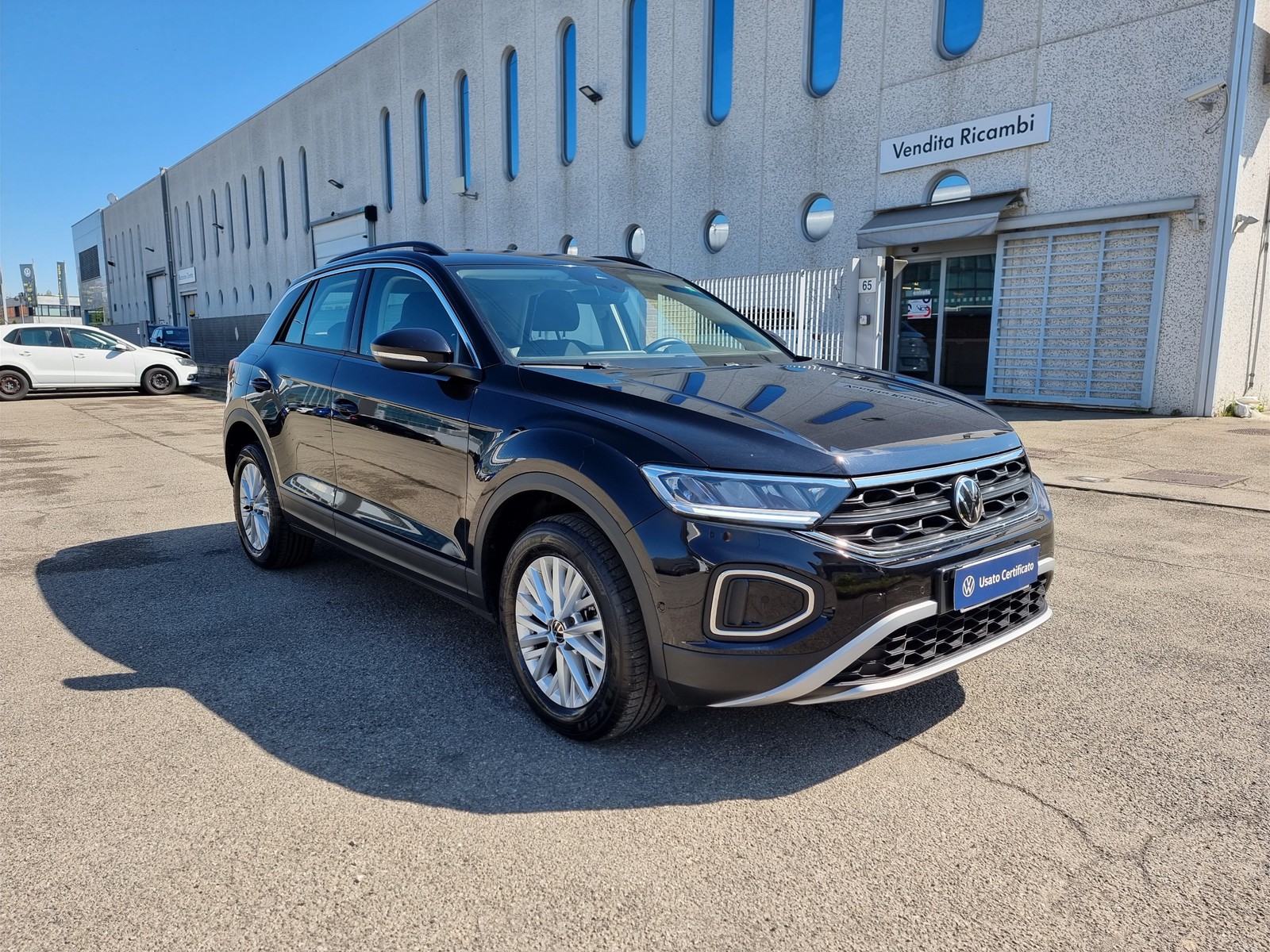 2 - Volkswagen T-Roc 2.0 tdi scr 115cv life