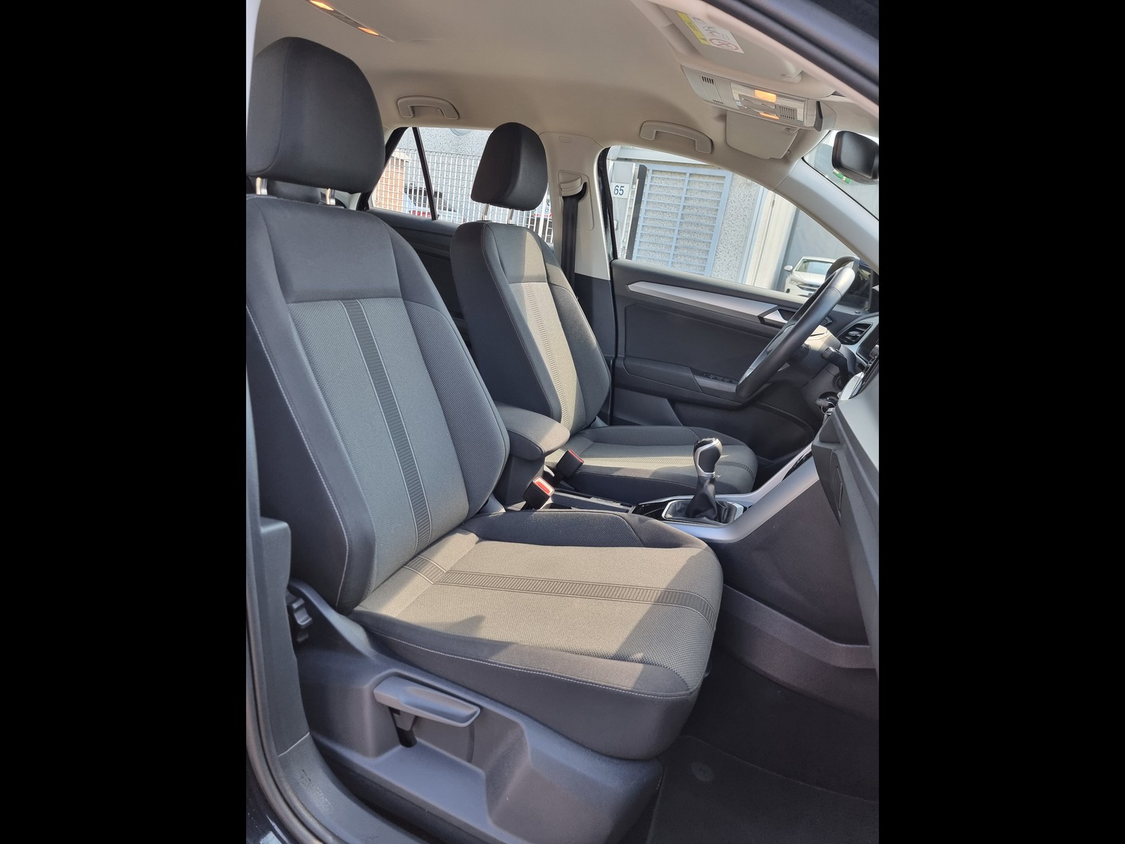 12 - Volkswagen T-Roc 2.0 tdi scr 115cv life