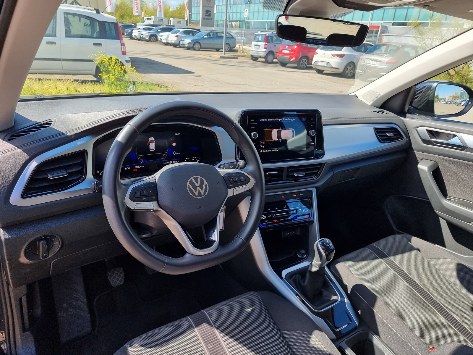 6 - Volkswagen T-Roc 2.0 tdi scr 115cv life