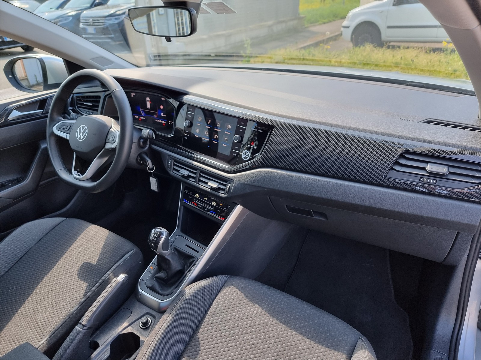 11 - Volkswagen Taigo 1.0 tsi 115cv life