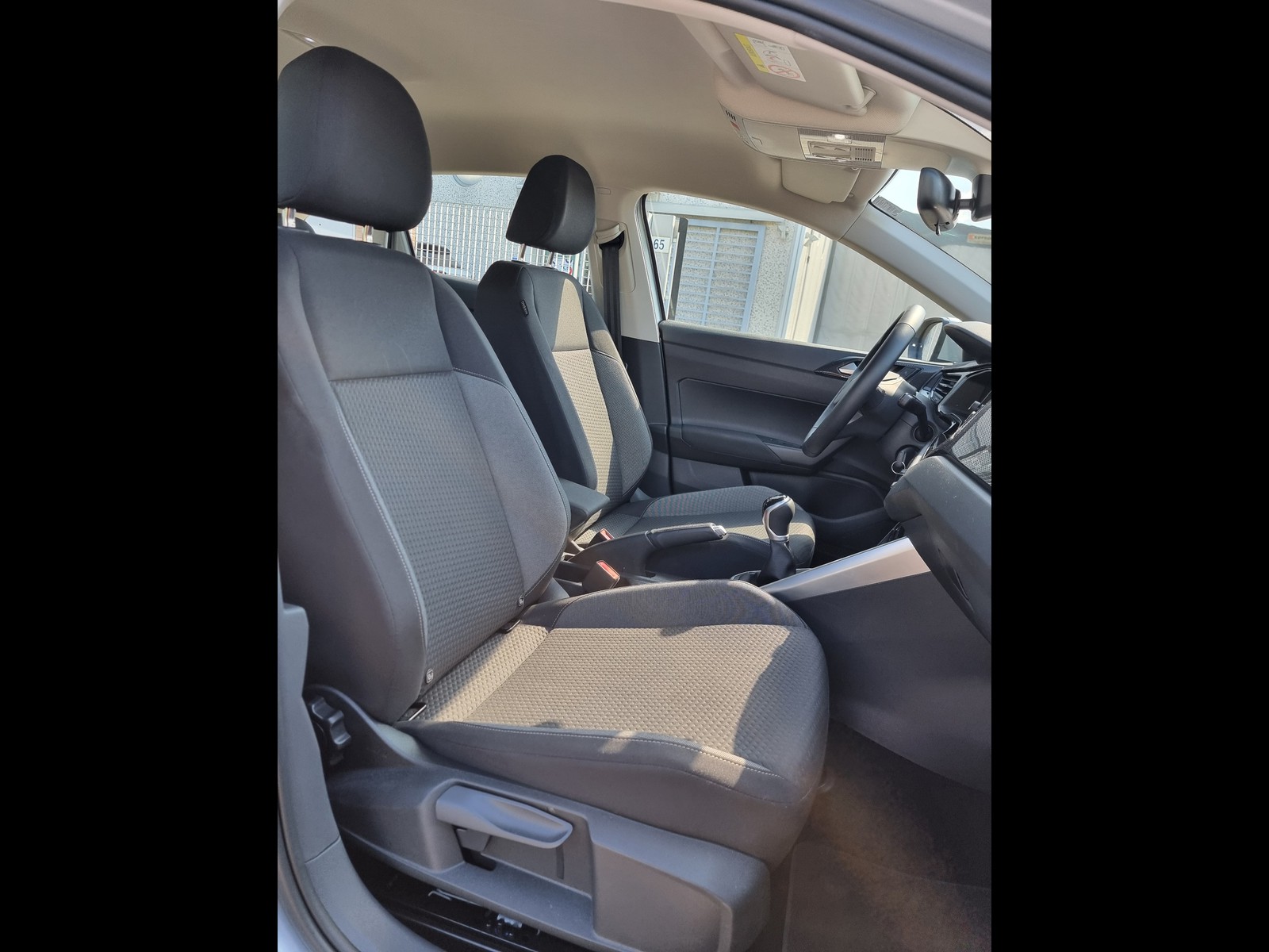 12 - Volkswagen Taigo 1.0 tsi 115cv life