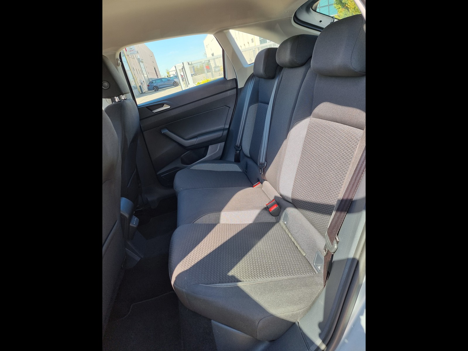 8 - Volkswagen Taigo 1.0 tsi 115cv life