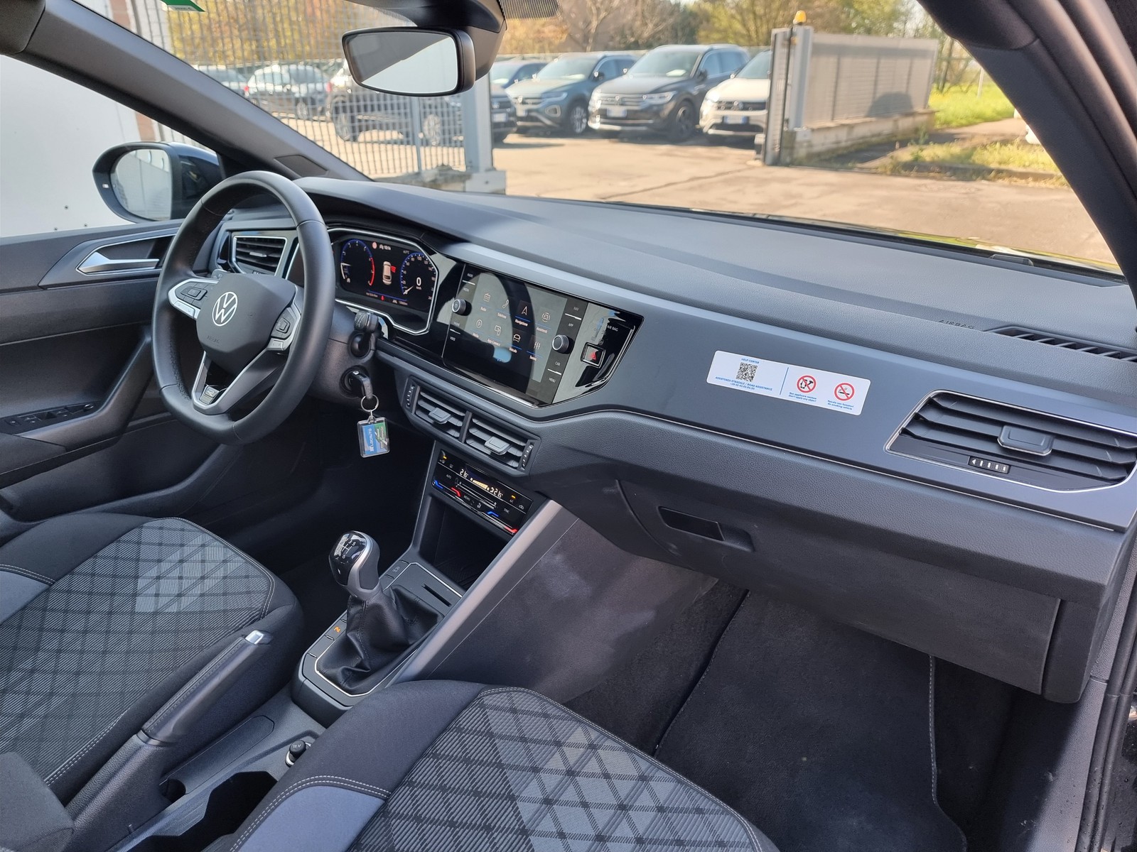 11 - Volkswagen Taigo 1.0 tsi 115cv r-line