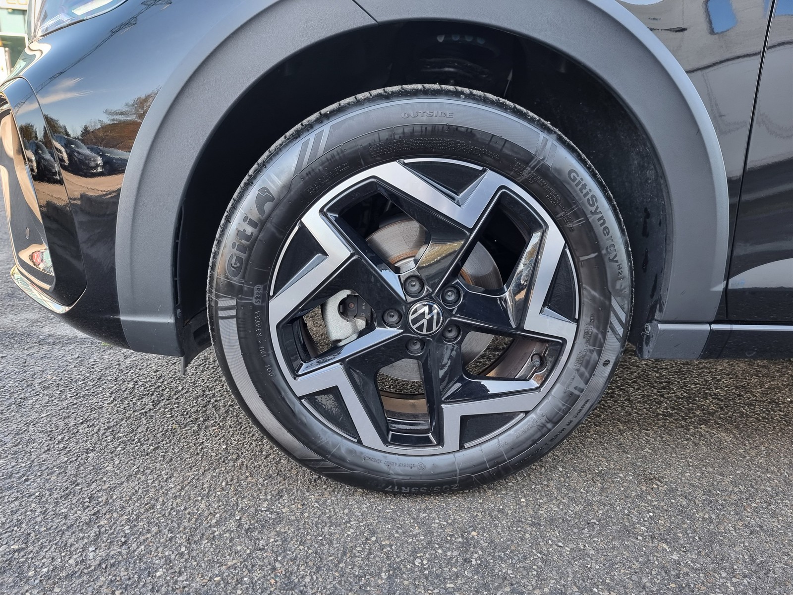 5 - Volkswagen Taigo 1.0 tsi 115cv r-line