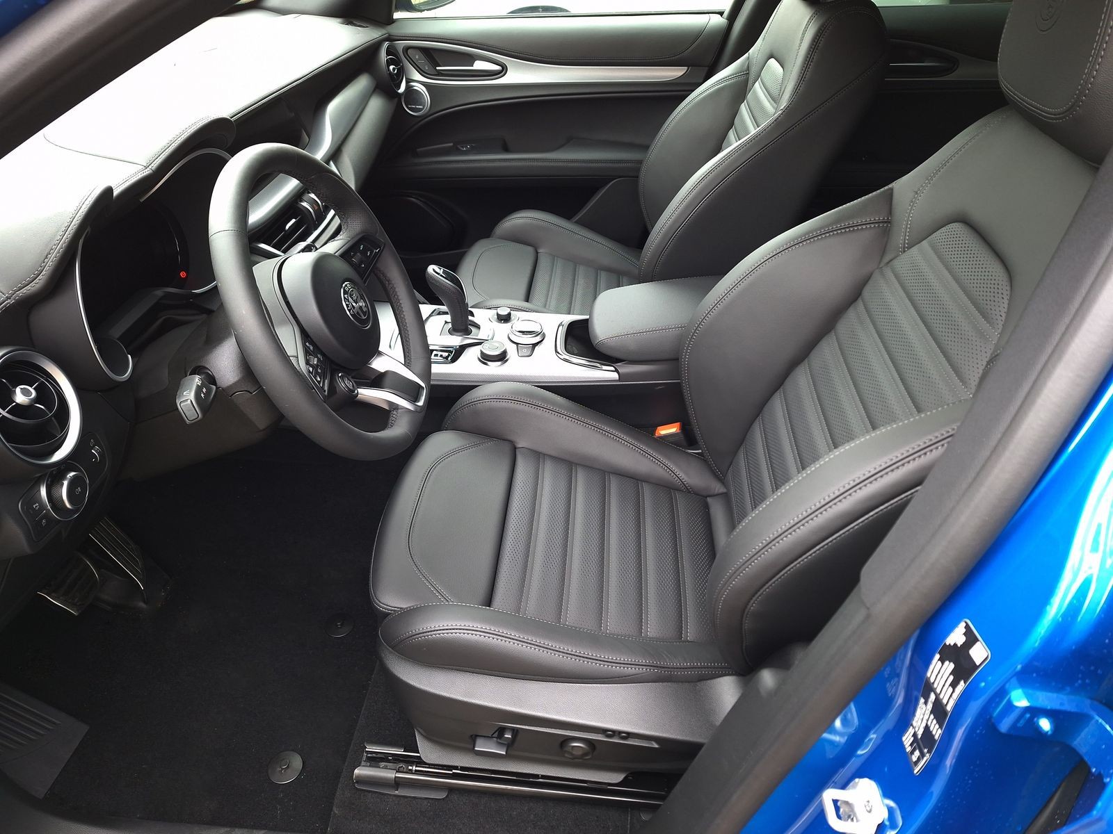 11 - Alfa Romeo Stelvio 2.2 turbo 210cv veloce q4 at8