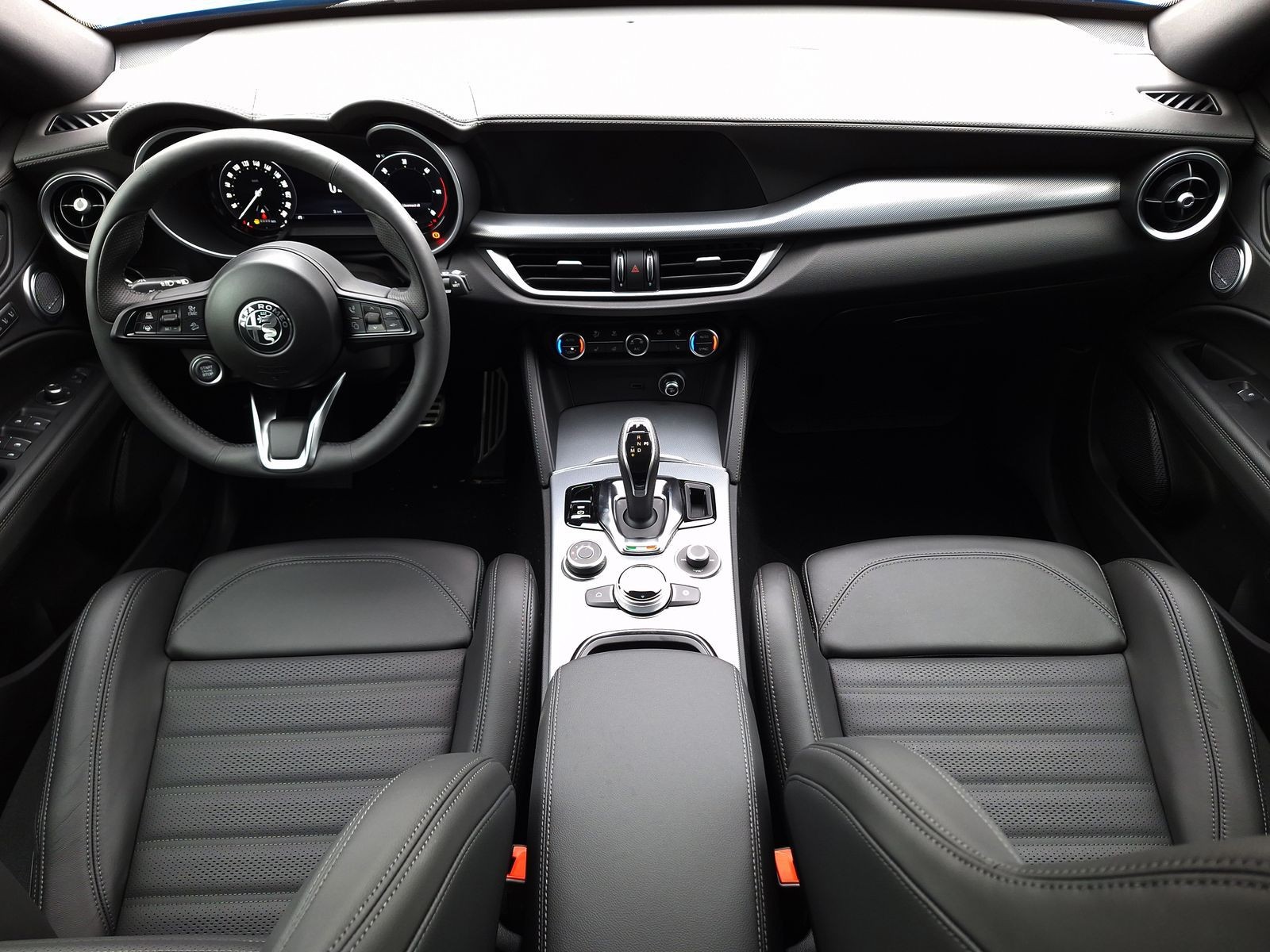 8 - Alfa Romeo Stelvio 2.2 turbo 210cv veloce q4 at8