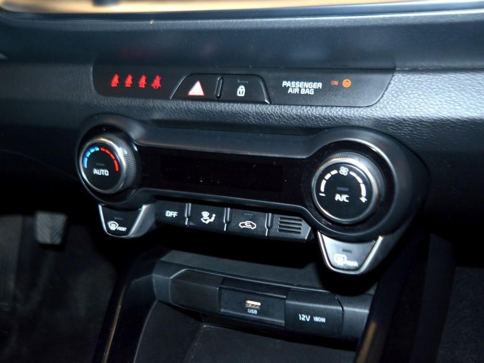 11 - Kia Stonic 1.2 mpi 79cv style