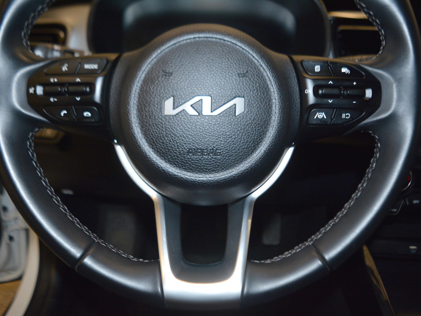 16 - Kia Stonic 1.2 mpi 79cv style