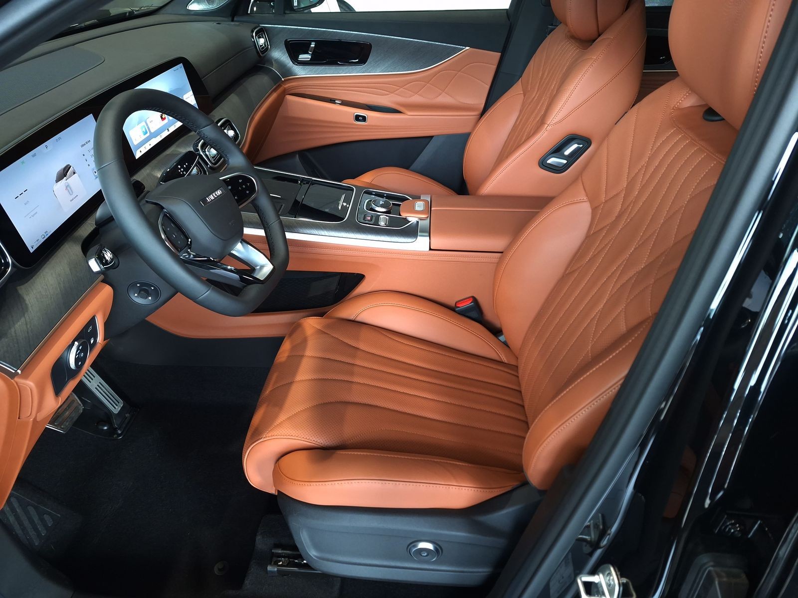 12 - Jaecoo 8 JAECOO SHS-P PHEV 1.5TGDI - Trazione AWD DHT3 Exclusive AWD - Interni Cuoio