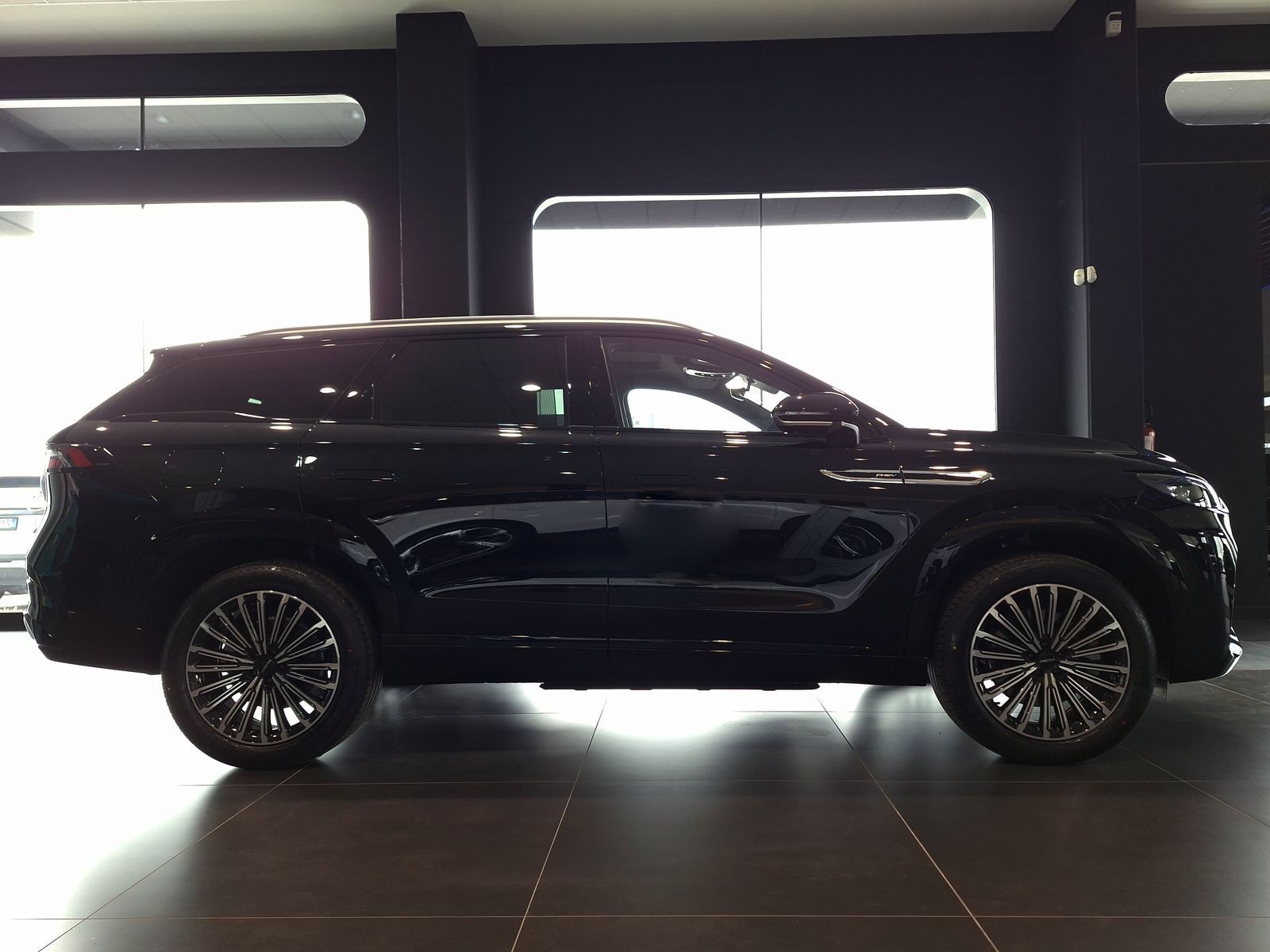 4 - Jaecoo 8 JAECOO SHS-P PHEV 1.5TGDI - Trazione AWD DHT3 Exclusive AWD - Interni Cuoio