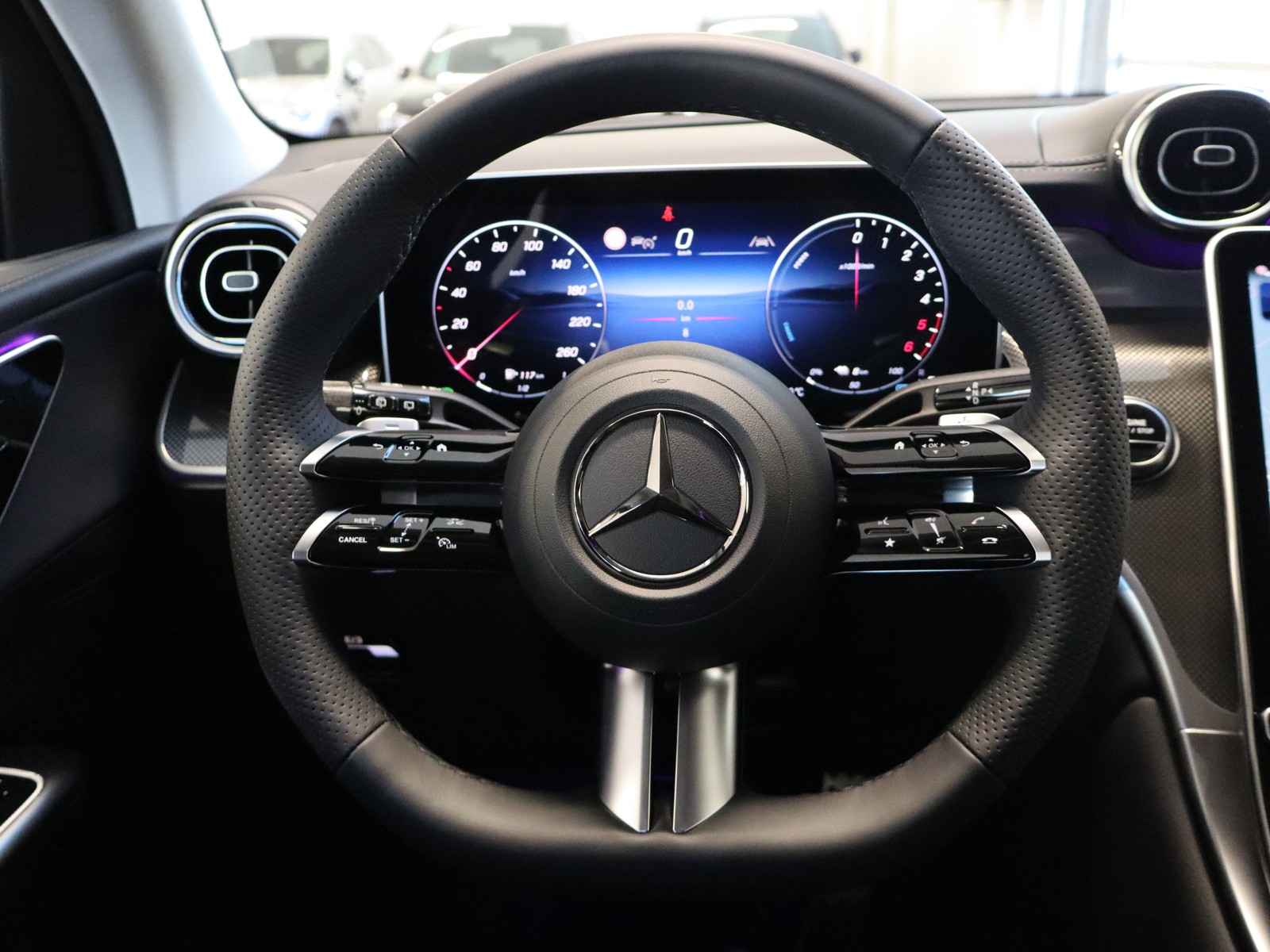 16 - Mercedes GLC suv 300 de plug in hybrid amg line advanced tech 4matic 9g-tronic