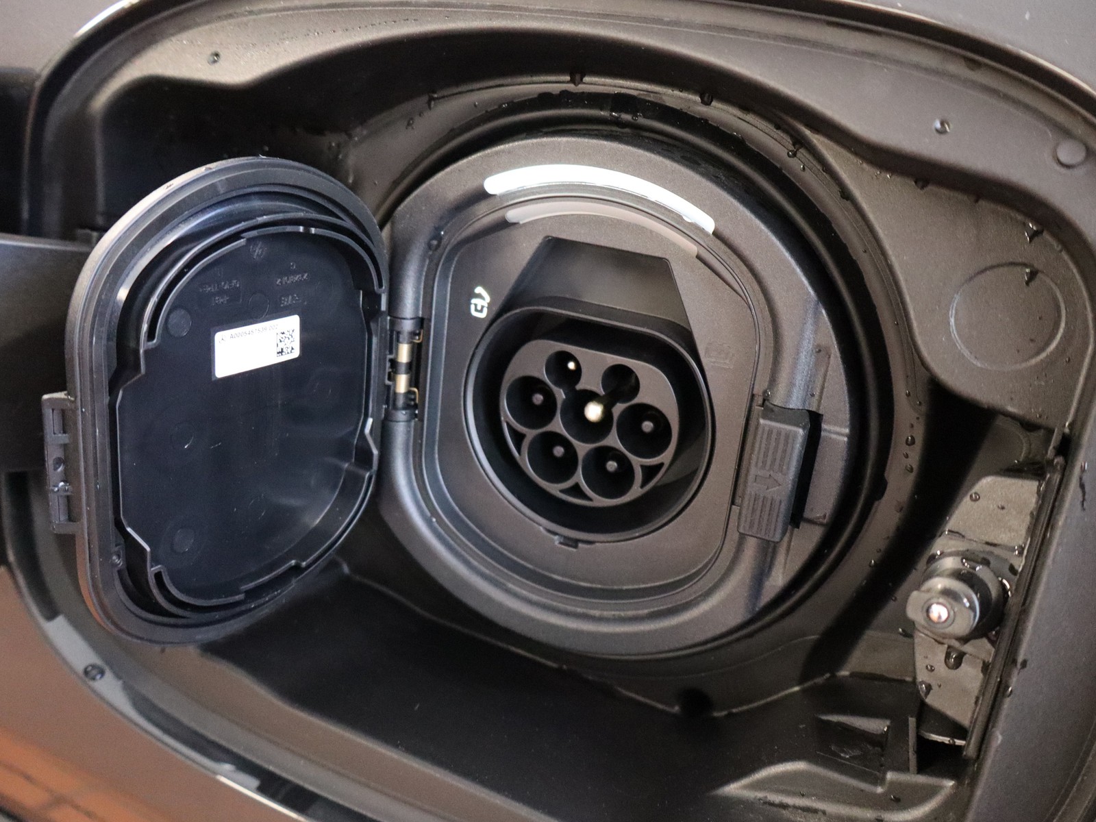 17 - Mercedes GLC suv 300 de plug in hybrid amg line advanced tech 4matic 9g-tronic