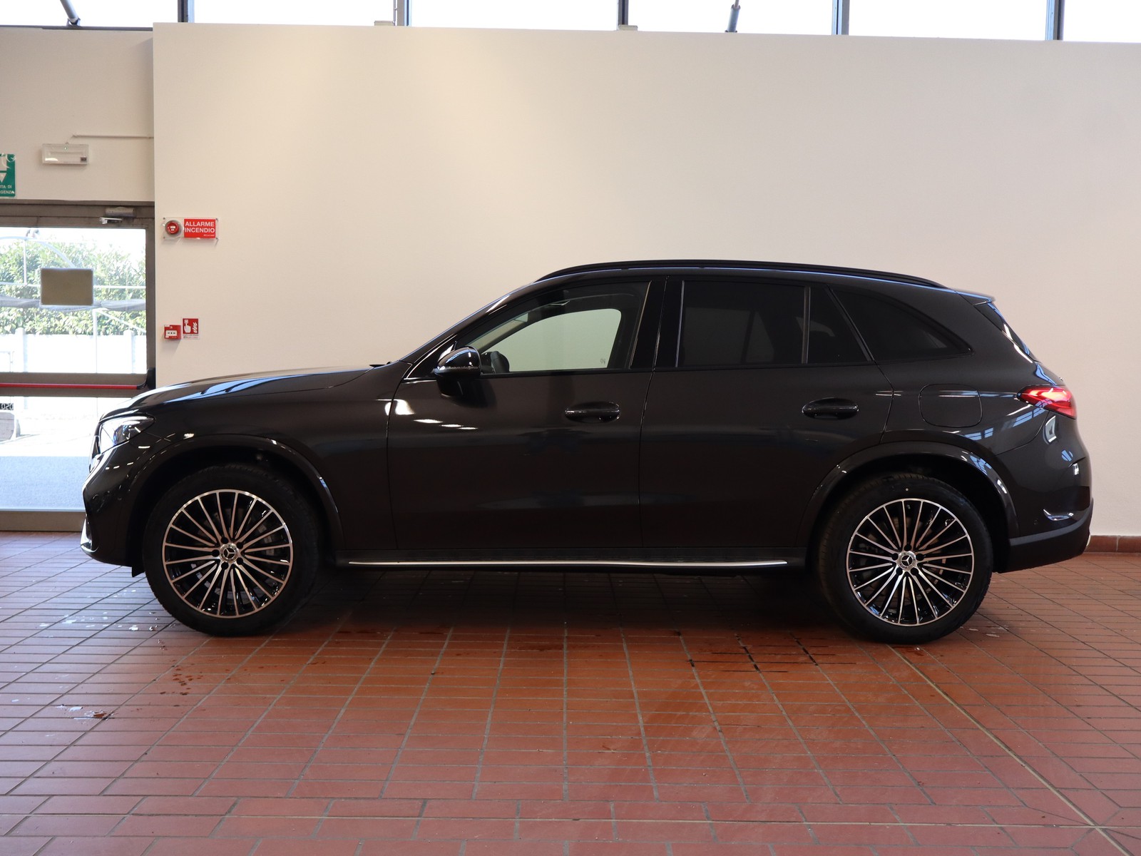 3 - Mercedes GLC suv 300 de plug in hybrid amg line advanced tech 4matic 9g-tronic