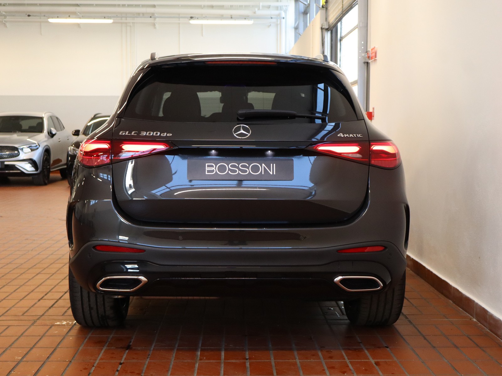 6 - Mercedes GLC suv 300 de plug in hybrid amg line advanced tech 4matic 9g-tronic