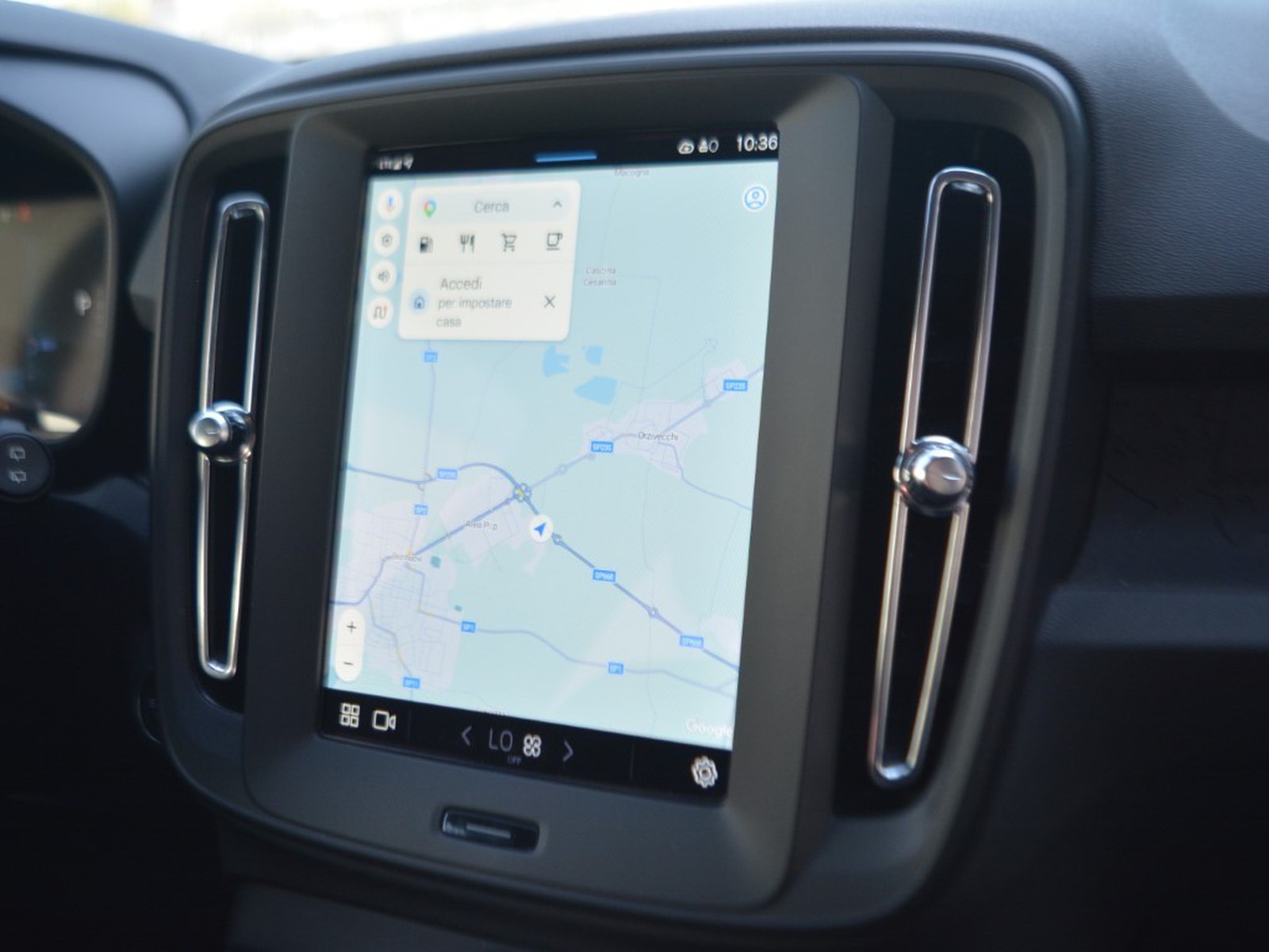 11 - Volvo XC40 2.0 b3 essential automatico