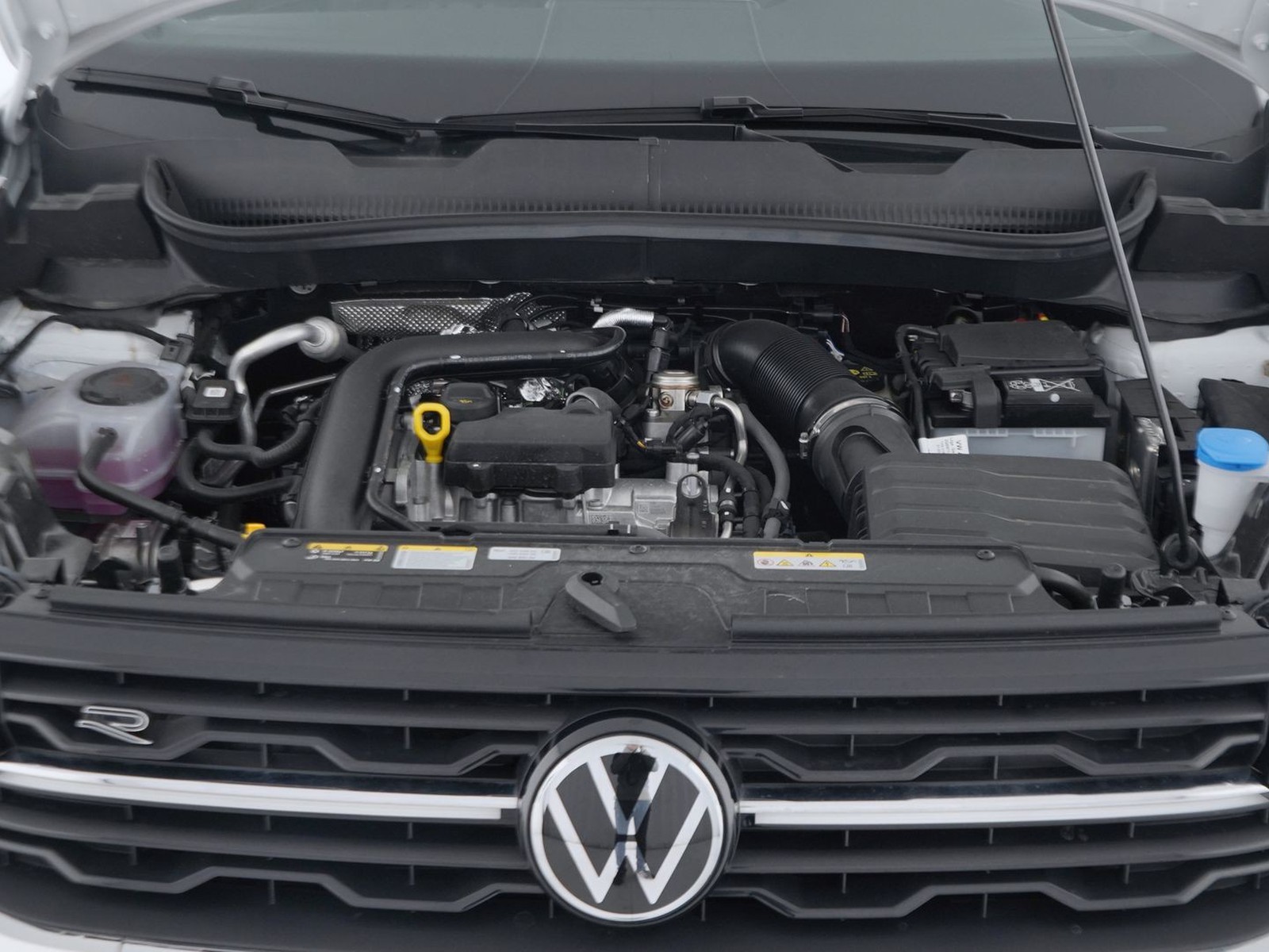 11 - Volkswagen T-Cross 1.0 tsi 115cv r-line plus