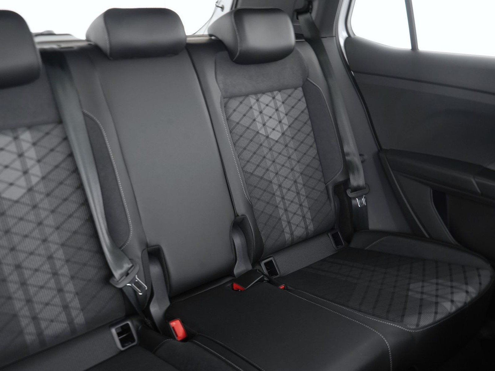 22 - Volkswagen T-Cross 1.0 tsi 115cv r-line plus