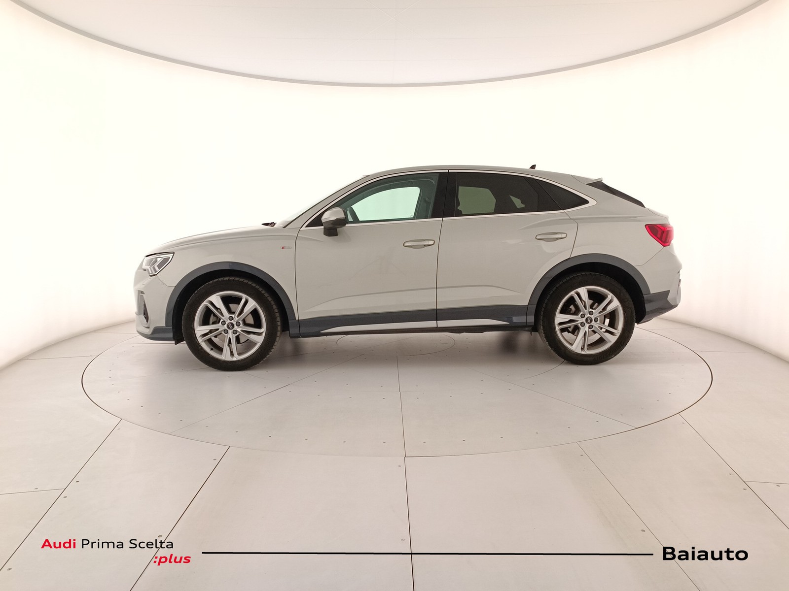 3 - Audi Q3 sportback 35 2.0 tdi s line edition s tronic