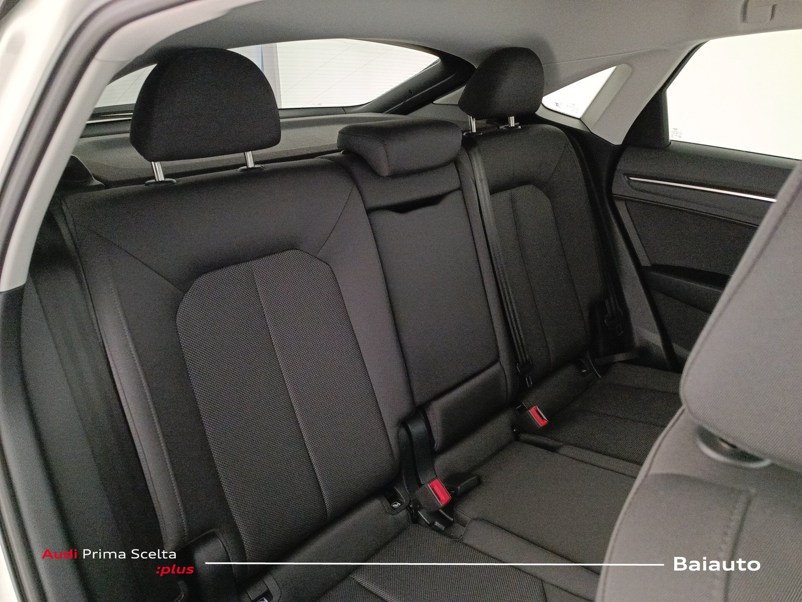 23 - Audi Q3 sportback 35 2.0 tdi s line edition s tronic