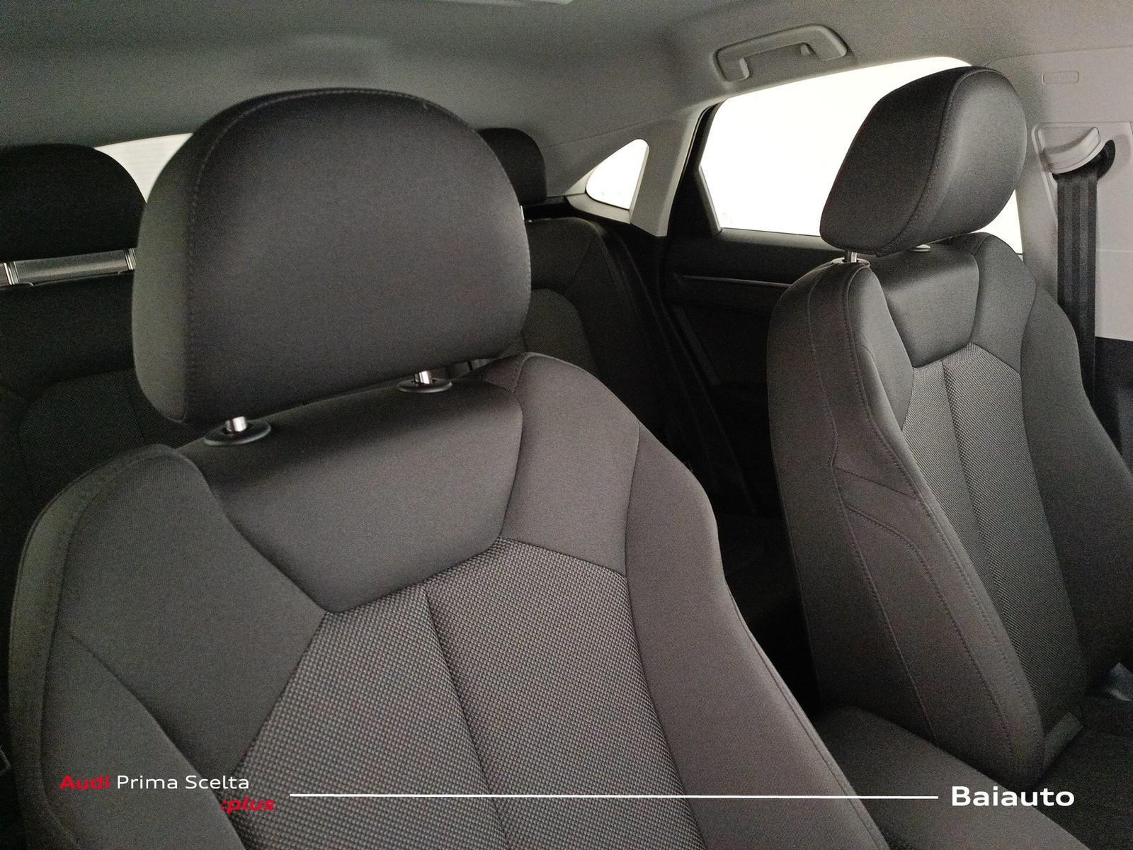 24 - Audi Q3 sportback 35 2.0 tdi s line edition s tronic