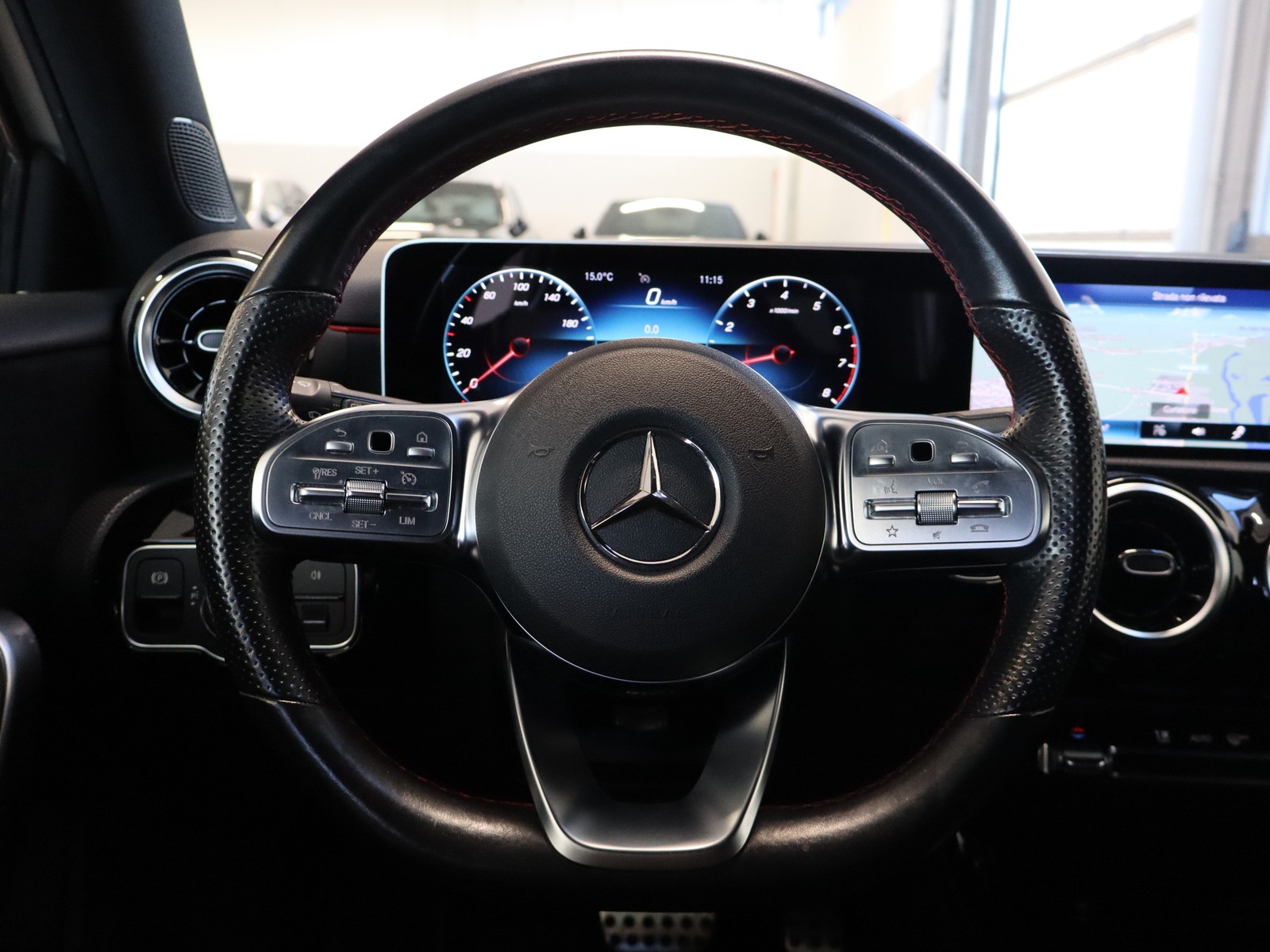 16 - Mercedes Classe A 180 premium 7g-dct