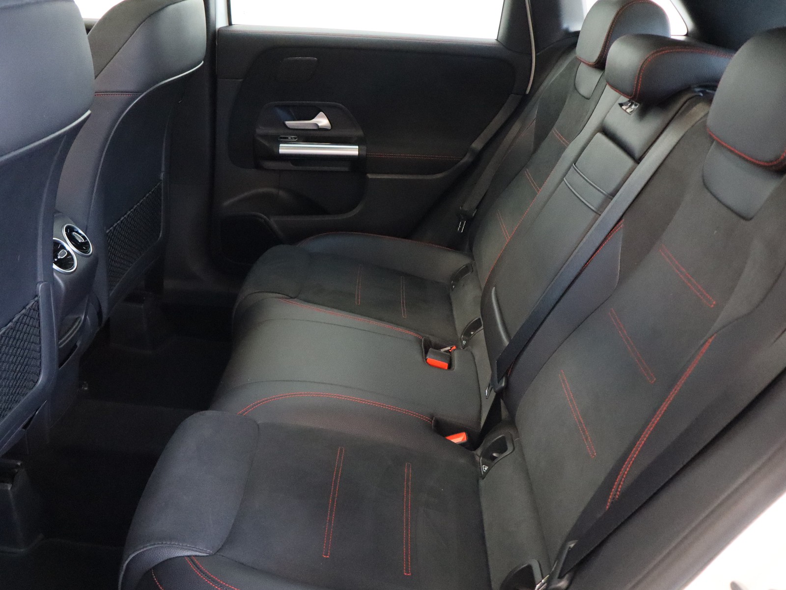 8 - Mercedes Classe B 200 d premium 8g-dct