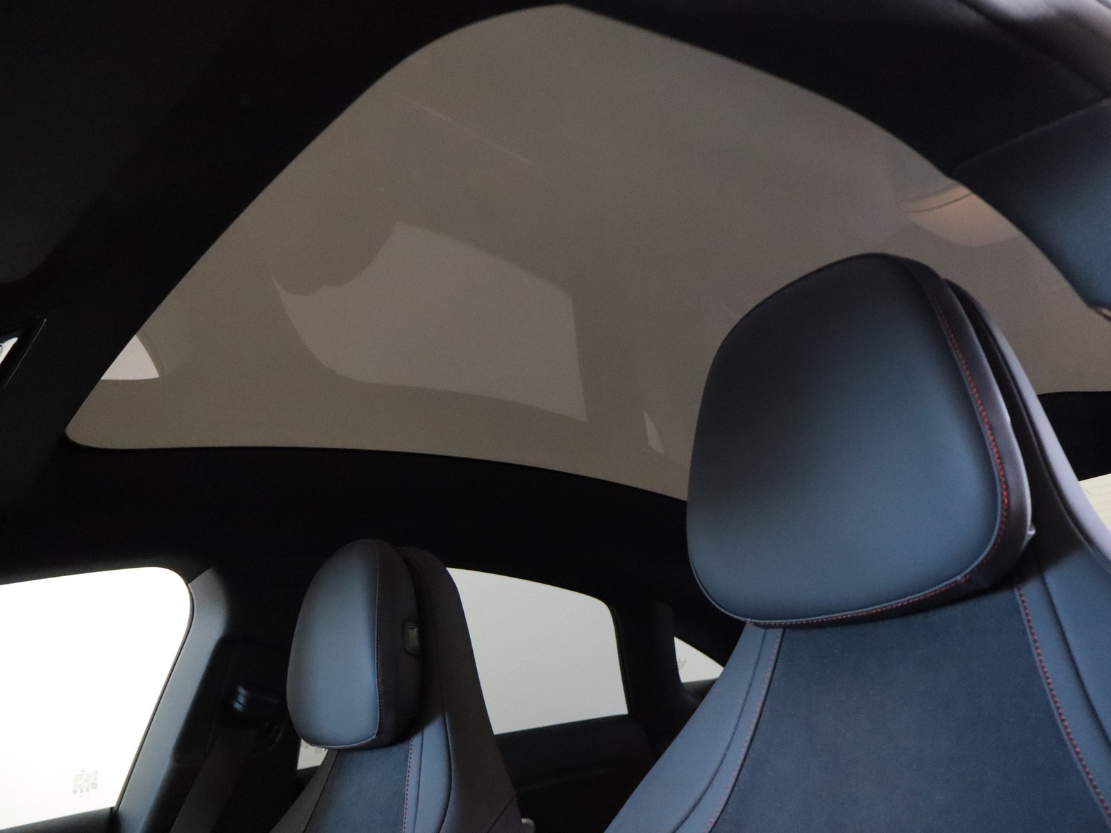 17 - Mercedes CLA 200 premium 4matic auto