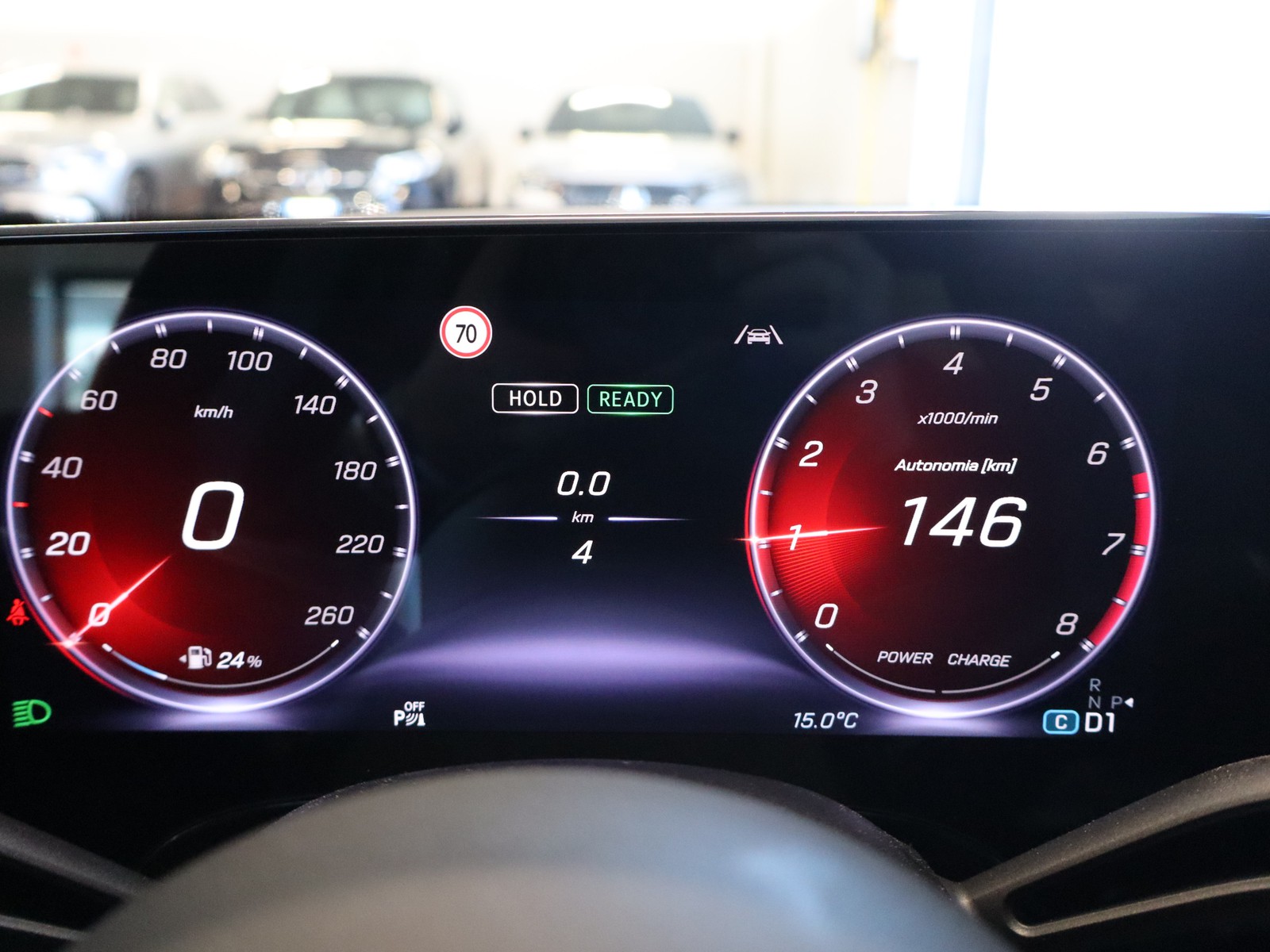 9 - Mercedes CLA 200 premium 4matic auto