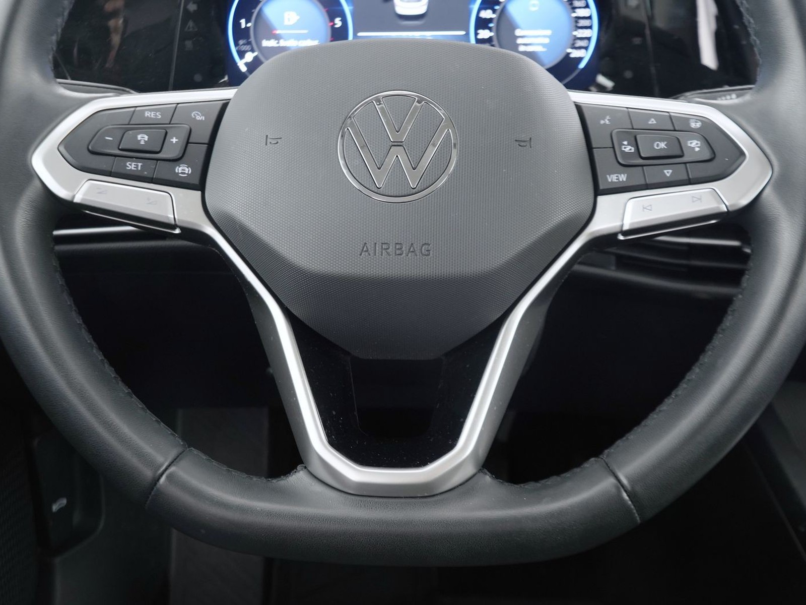 15 - Volkswagen Golf 2.0 tdi scr 115cv life dsg