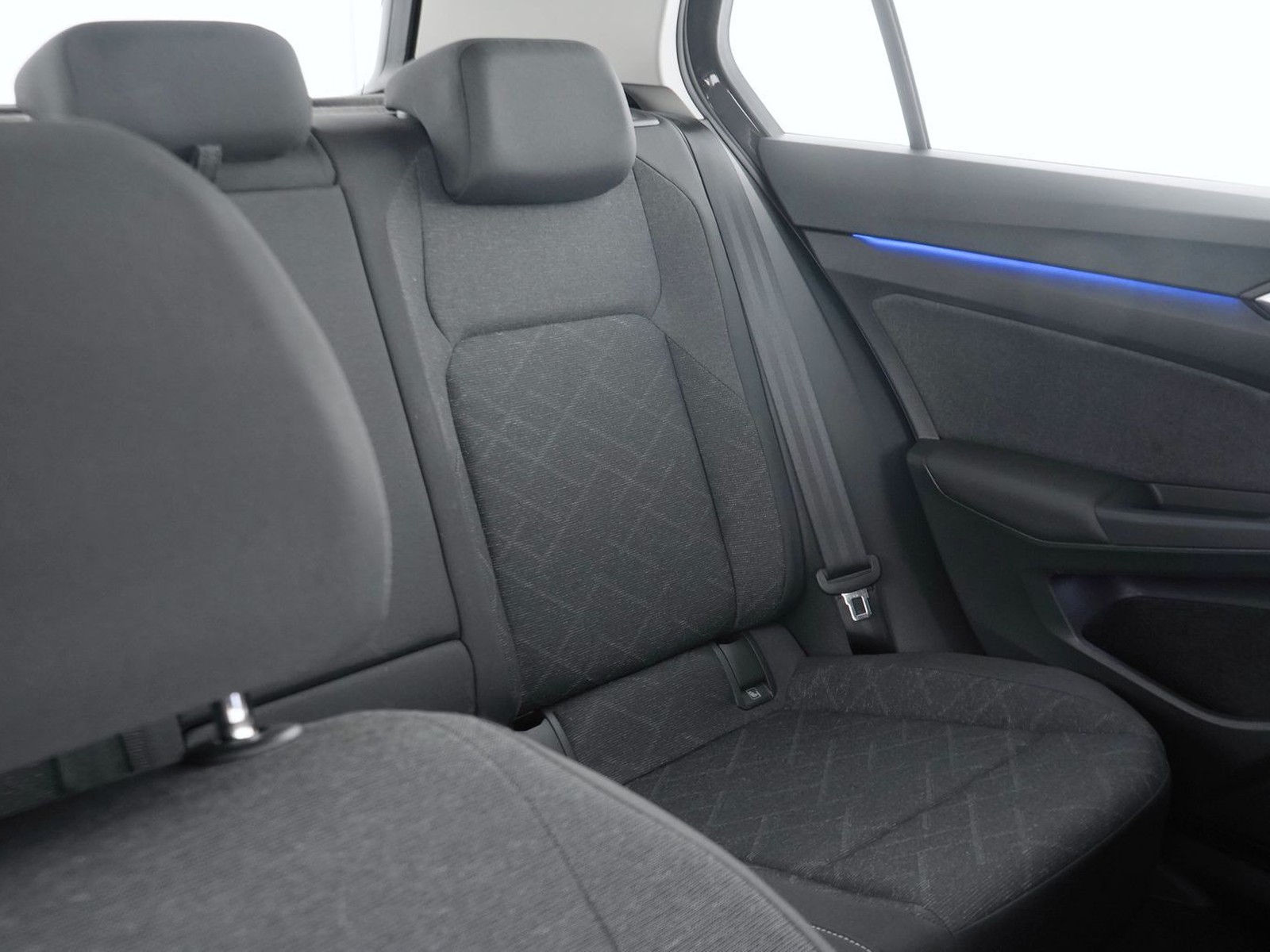 21 - Volkswagen Golf 2.0 tdi scr 115cv life dsg