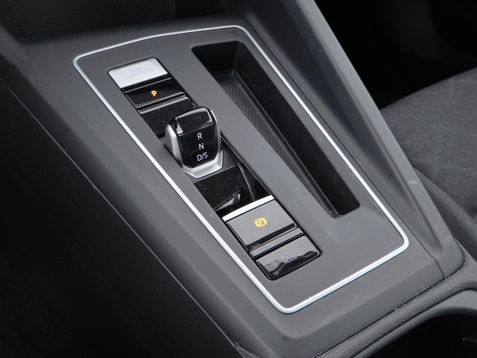 22 - Volkswagen Golf 2.0 tdi scr 115cv life dsg