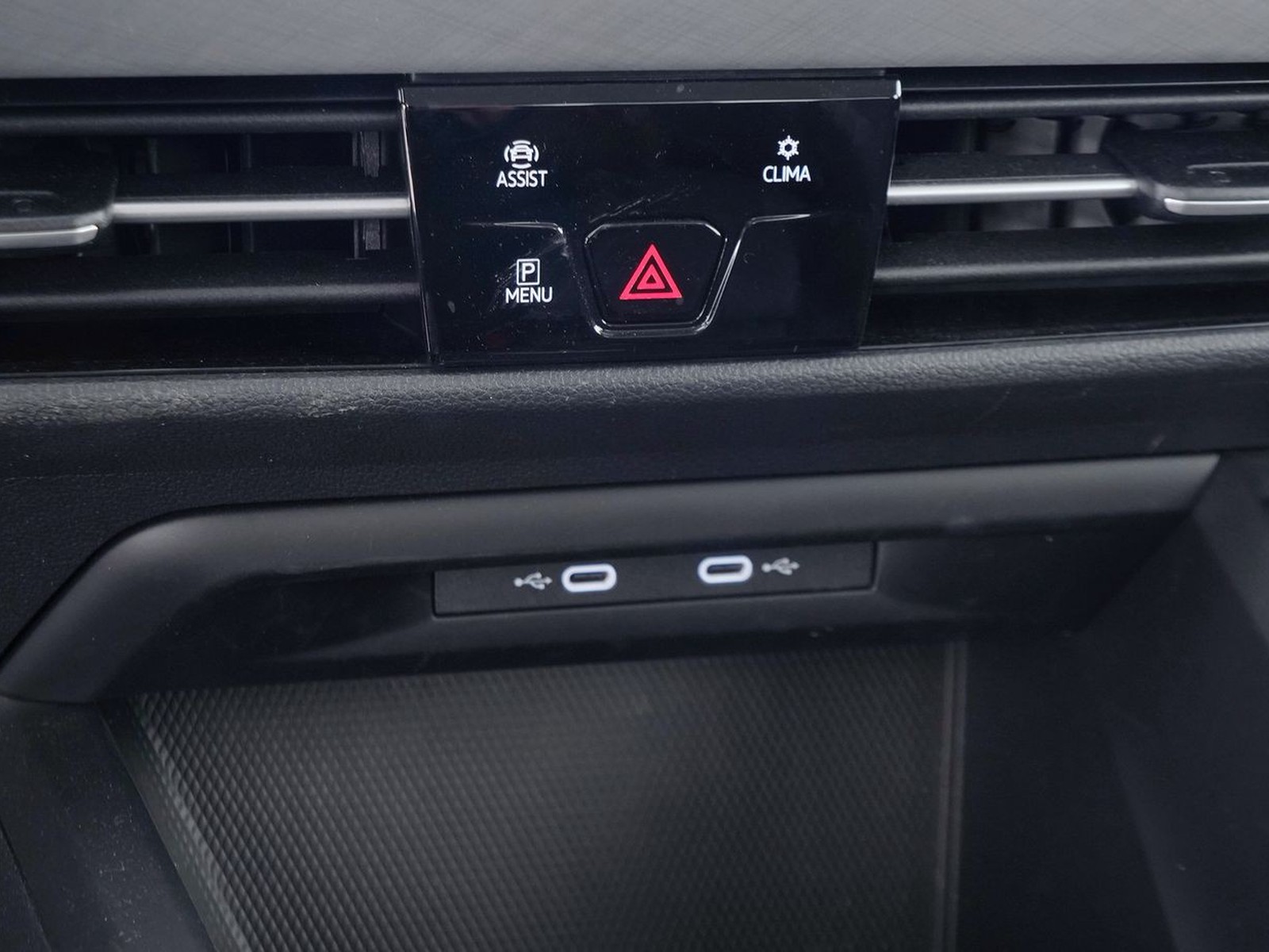 24 - Volkswagen Golf 2.0 tdi scr 115cv life dsg