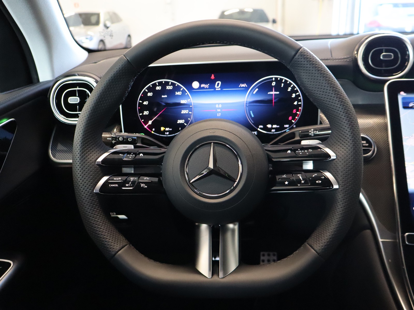 17 - Mercedes GLC suv 300 de plug in hybrid amg line advanced tech 4matic 9g-tronic