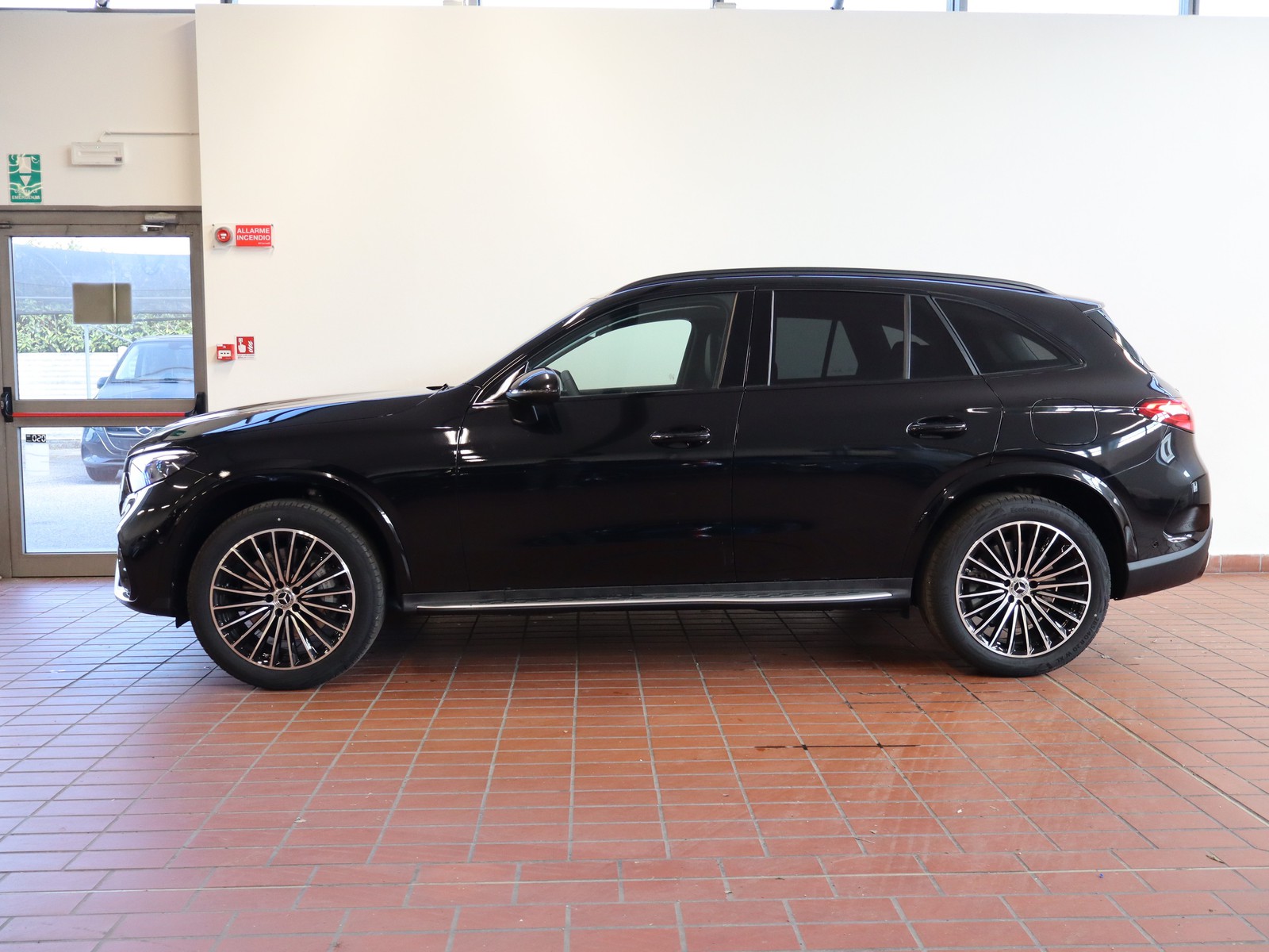3 - Mercedes GLC suv 300 de plug in hybrid amg line advanced tech 4matic 9g-tronic